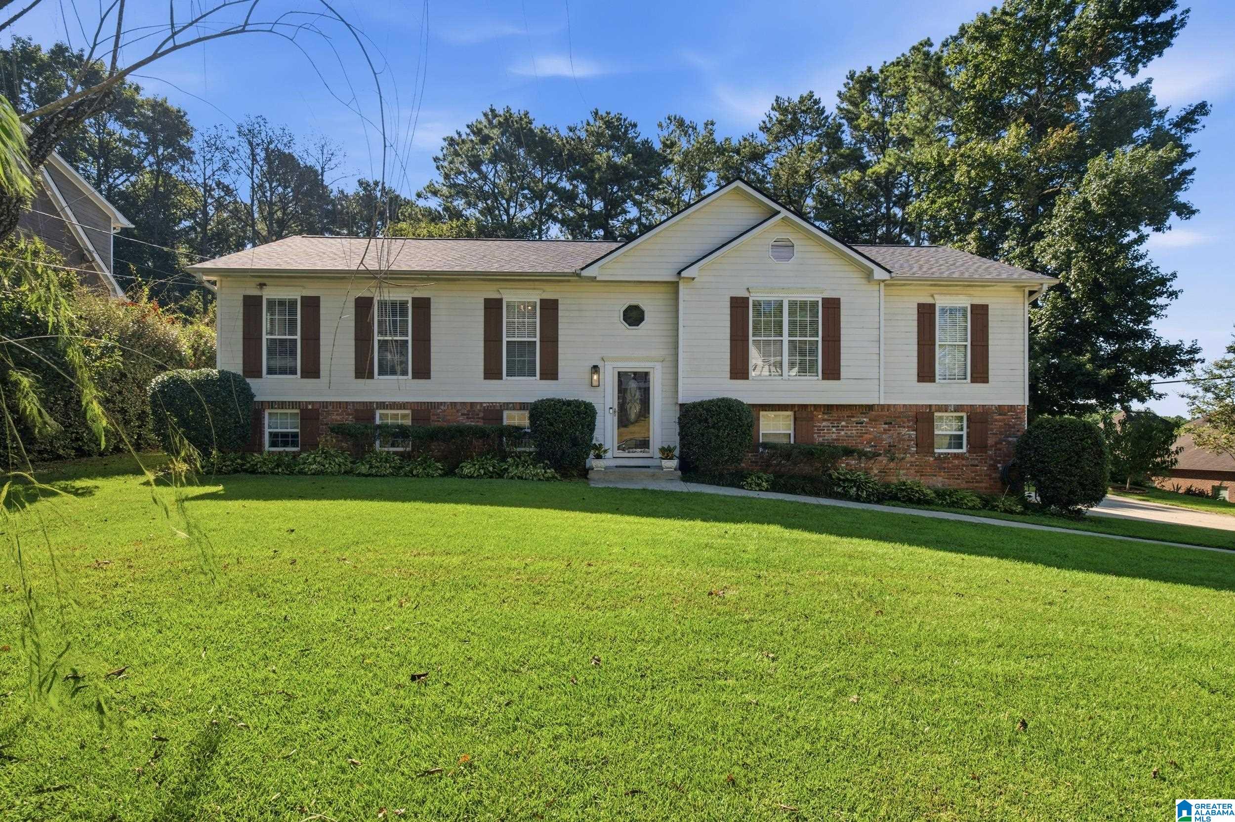 Photo 1 of Sale Pending at 134 Amber Tr, Trussville, AL 35173 | MLS# 21463743 | Listing updated on 2026-09-17