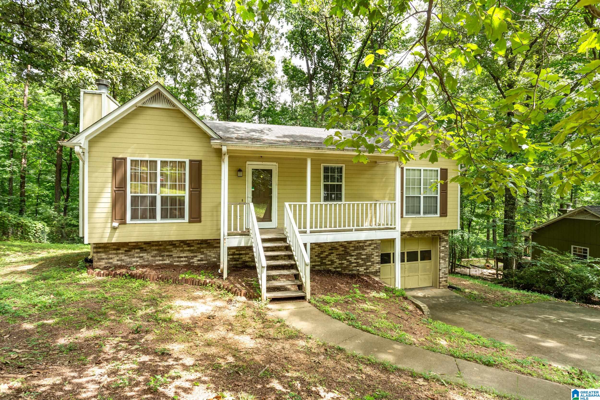 Photo 2 of Single family home for sale at 6822 Charles Dr, Trussville, AL 35173 | MLS# 21463751 | Listing updated on 2026-09-02