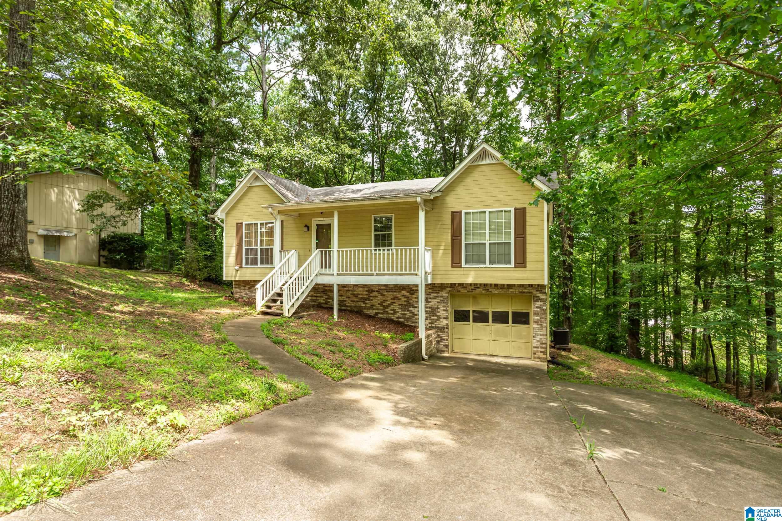 Photo 3 of Single family home for sale at 6822 Charles Dr, Trussville, AL 35173 | MLS# 21463751 | Listing updated on 2026-09-02