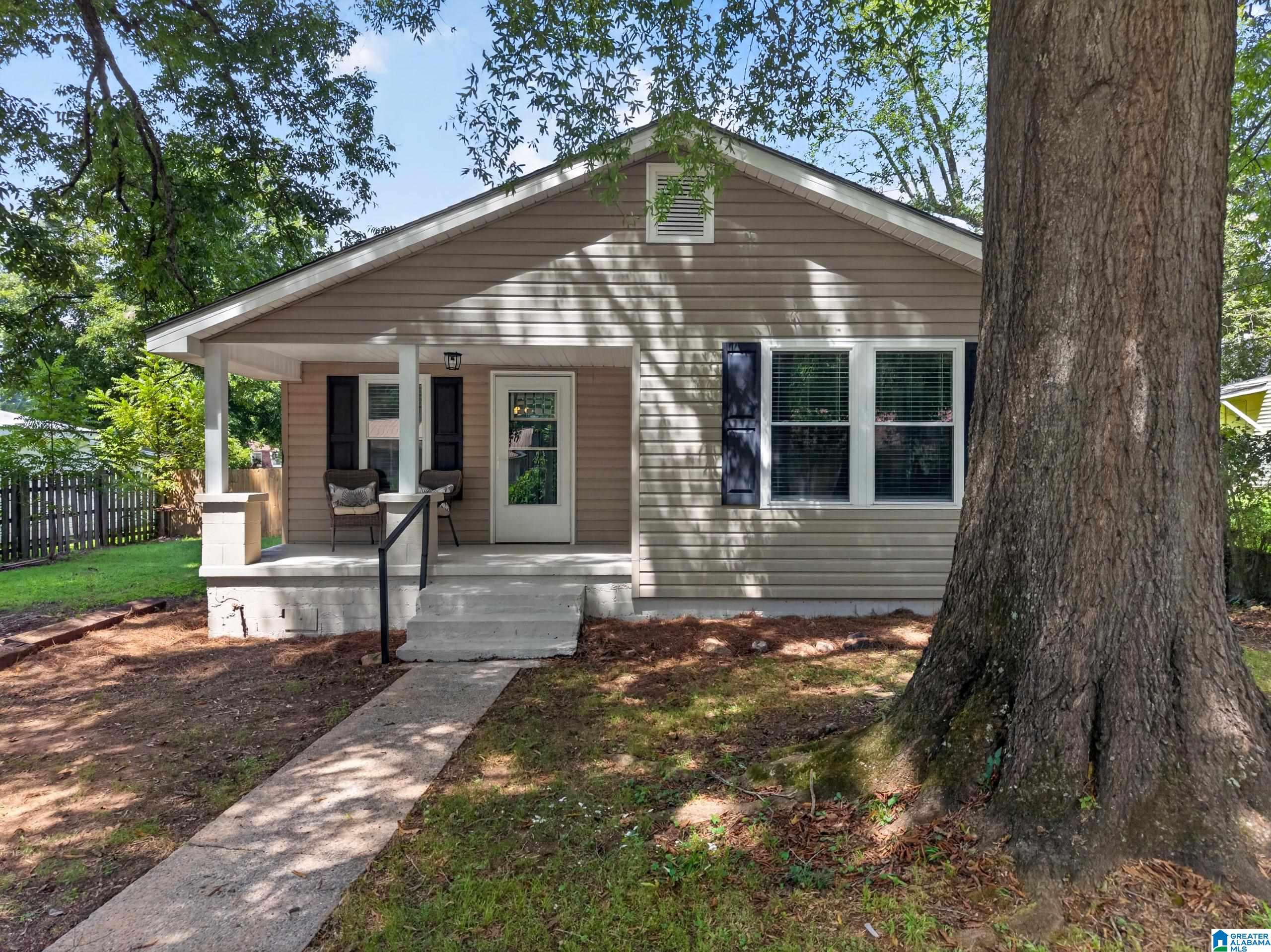Photo 2 of Sale Pending at 305 Vann St Sw, Jacksonville, AL 36265 | MLS# 21463754 | Listing updated on 2026-09-03