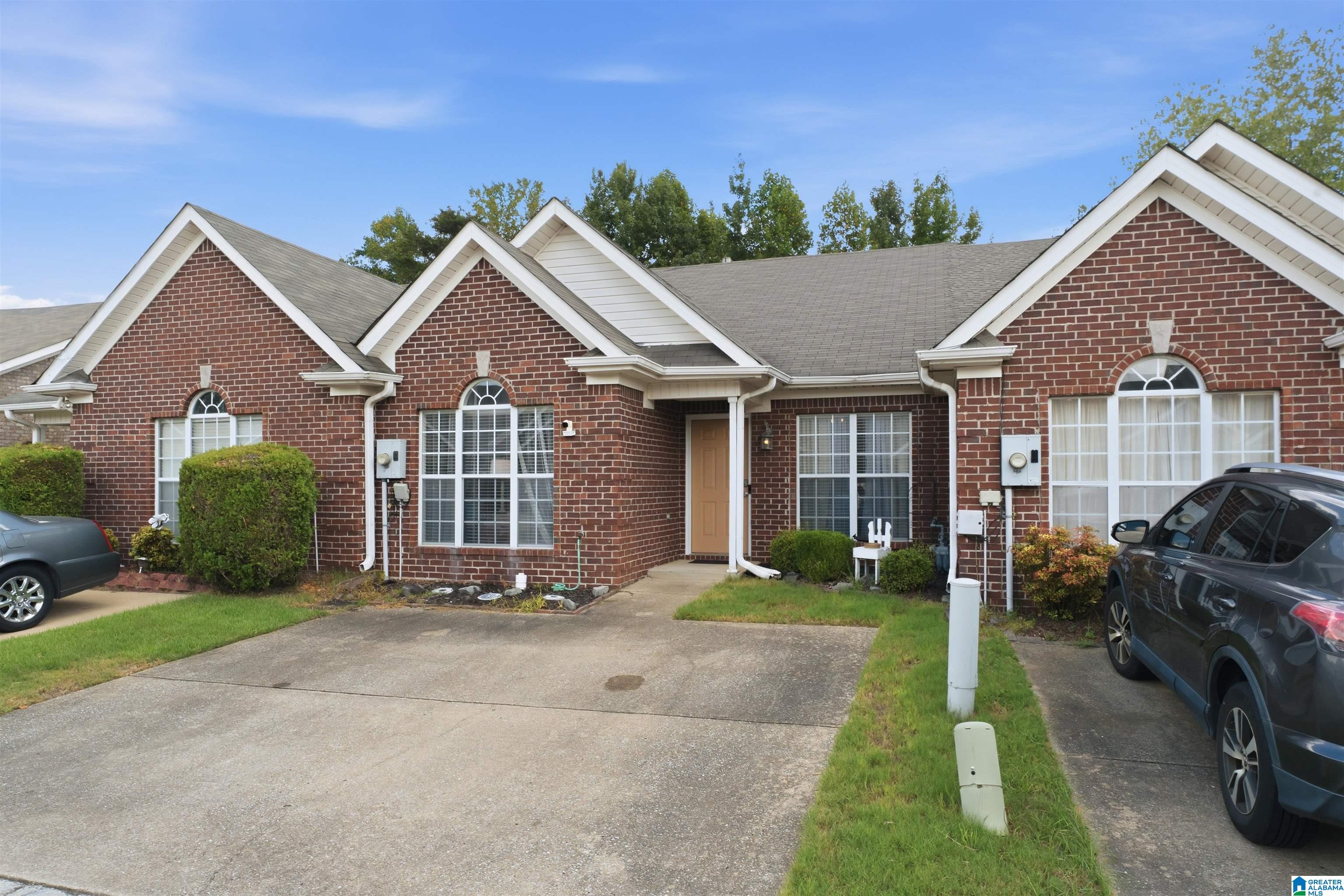 Photo 3 of Sale Pending at 3065 Summit Ln, Fultondale, AL 35068 | MLS# 21463755 | Listing updated on 2026-09-16