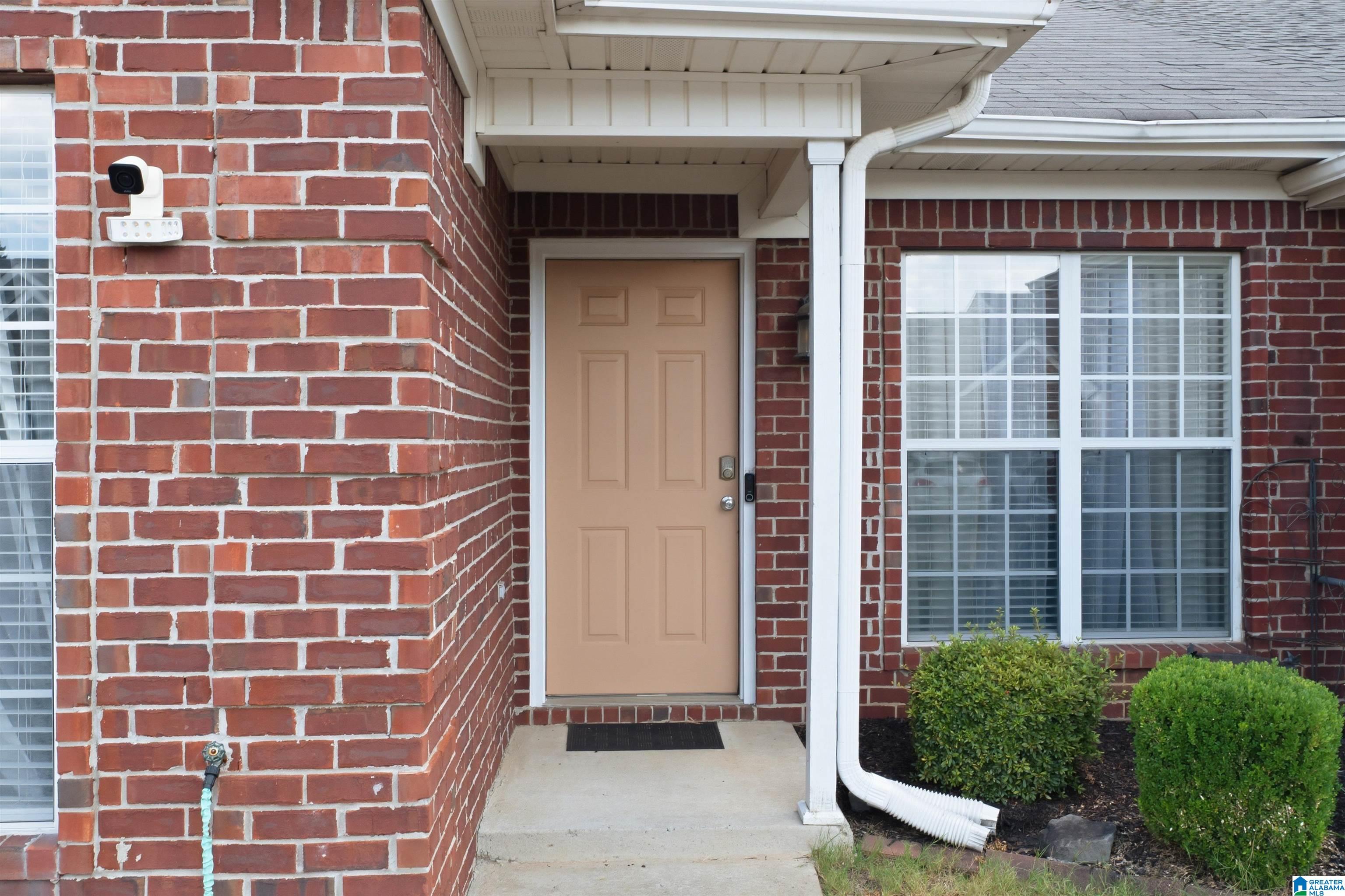Photo 3 of Sale Pending at 3065 Summit Ln, Fultondale, AL 35068 | MLS# 21463755 | Listing updated on 2026-09-16