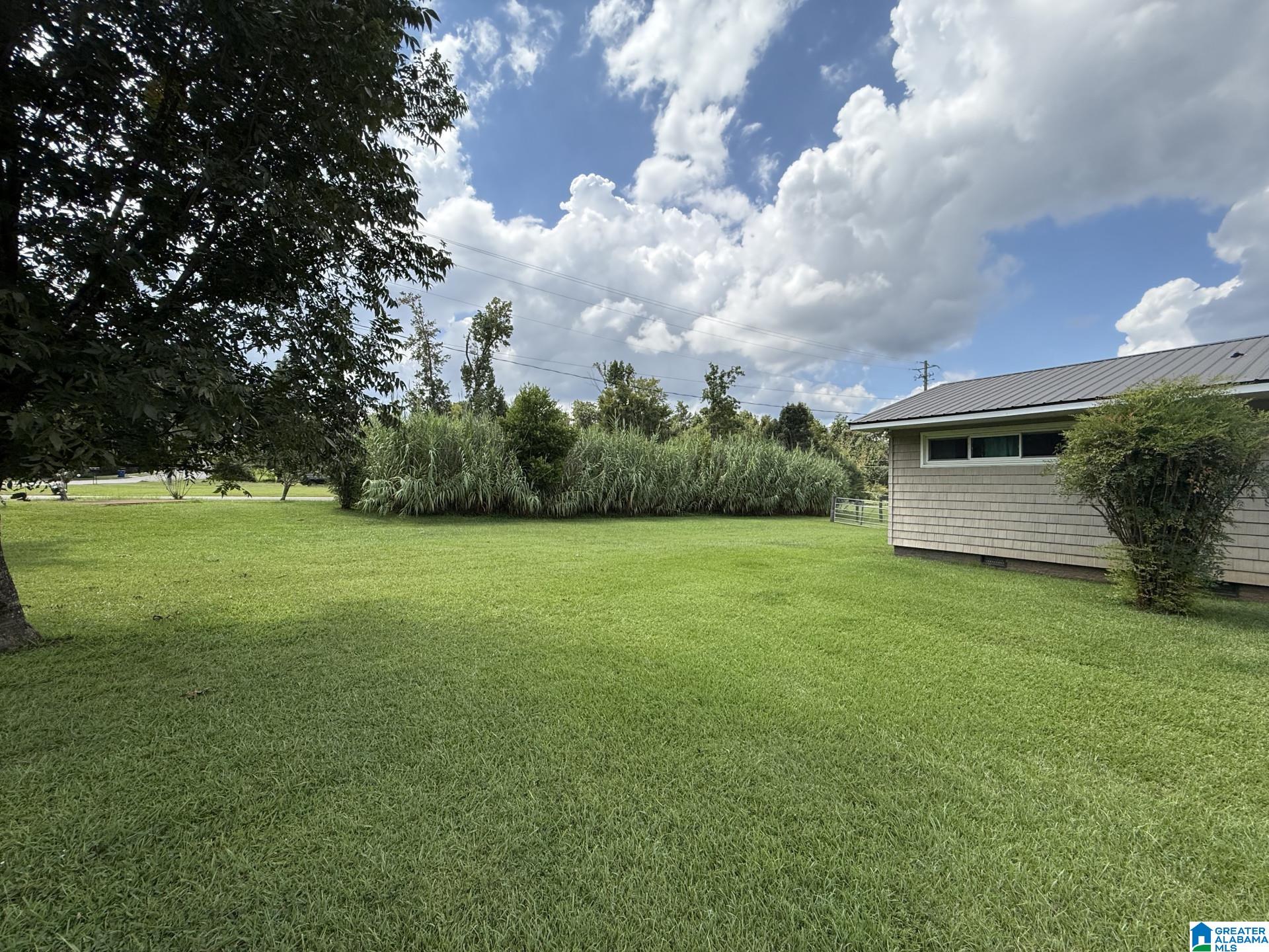Photo 2 of Single family home for sale at 1001 9th Avenue Ne, Jacksonville, AL 36265 | MLS# 21463758 | Listing updated on 2026-09-09