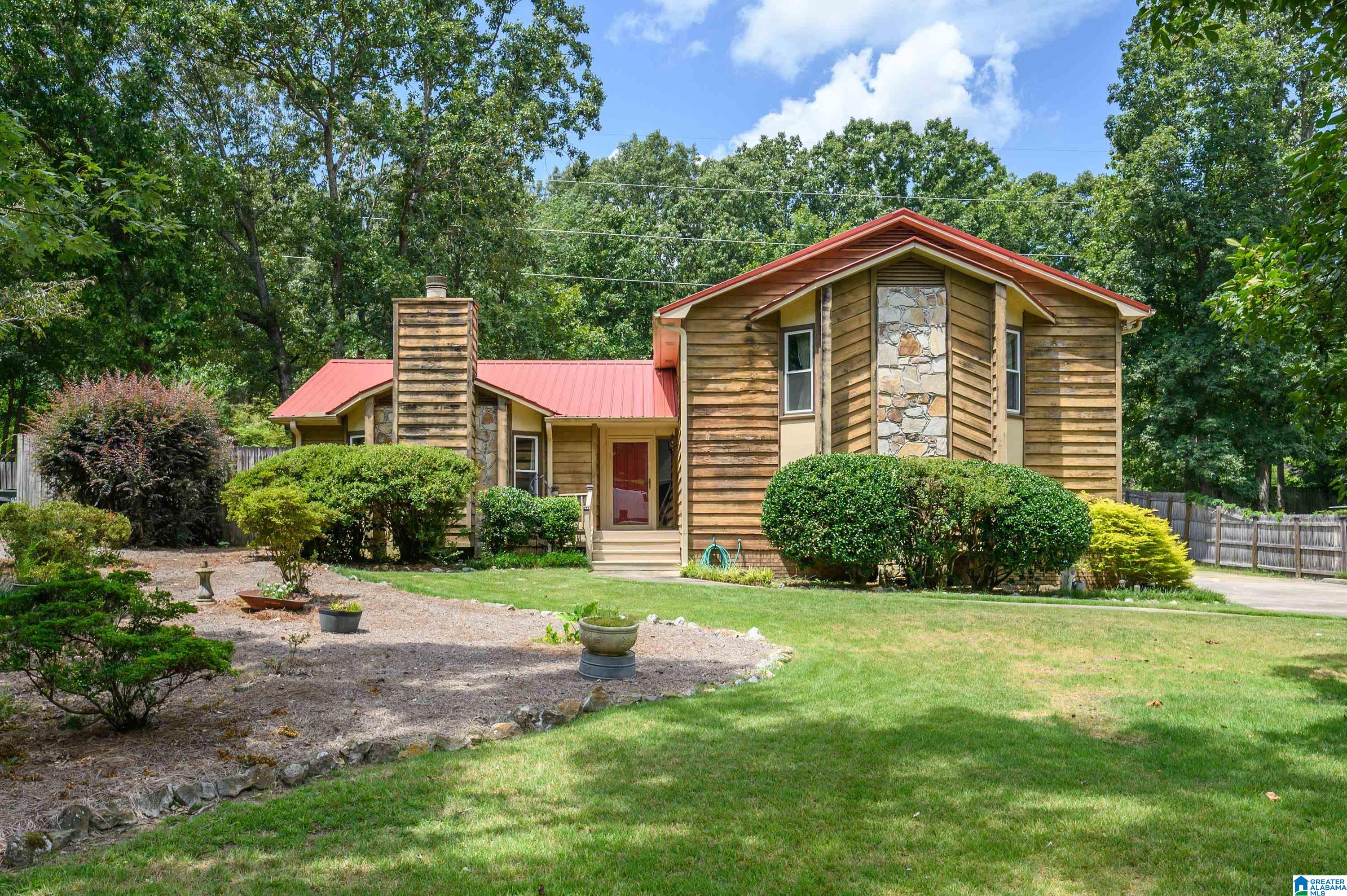 Photo 3 of Single family home for sale at 2340 Dalton Dr, Pelham, AL 35124 | MLS# 21463761 | Listing updated on 2026-09-24