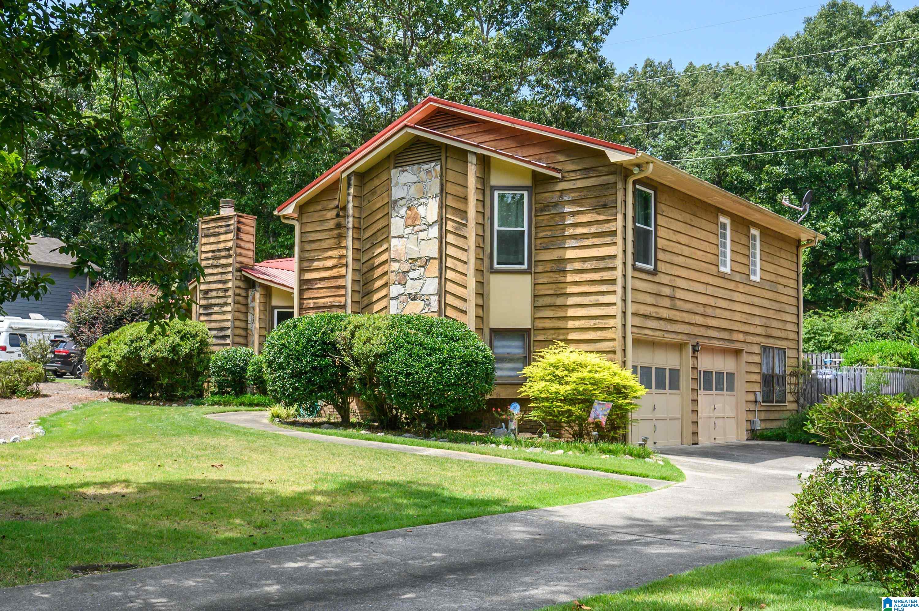Photo 3 of Single family home for sale at 2340 Dalton Dr, Pelham, AL 35124 | MLS# 21463761 | Listing updated on 2026-09-24