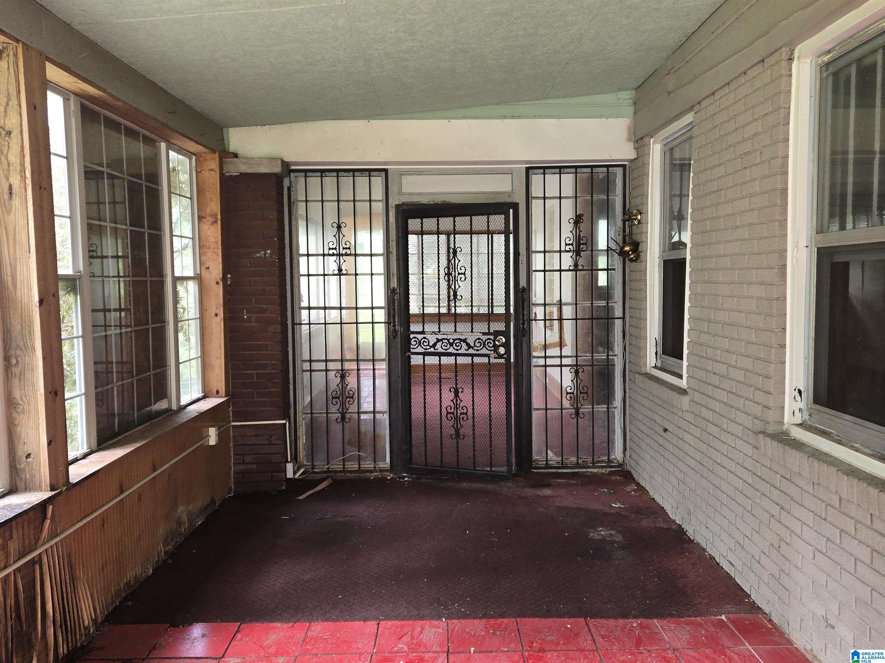 Photo 3 of Sale Pending at 6829 Dublin Ave, Birmingham, AL 35212 | MLS# 21463764 | Listing updated on 2026-09-14