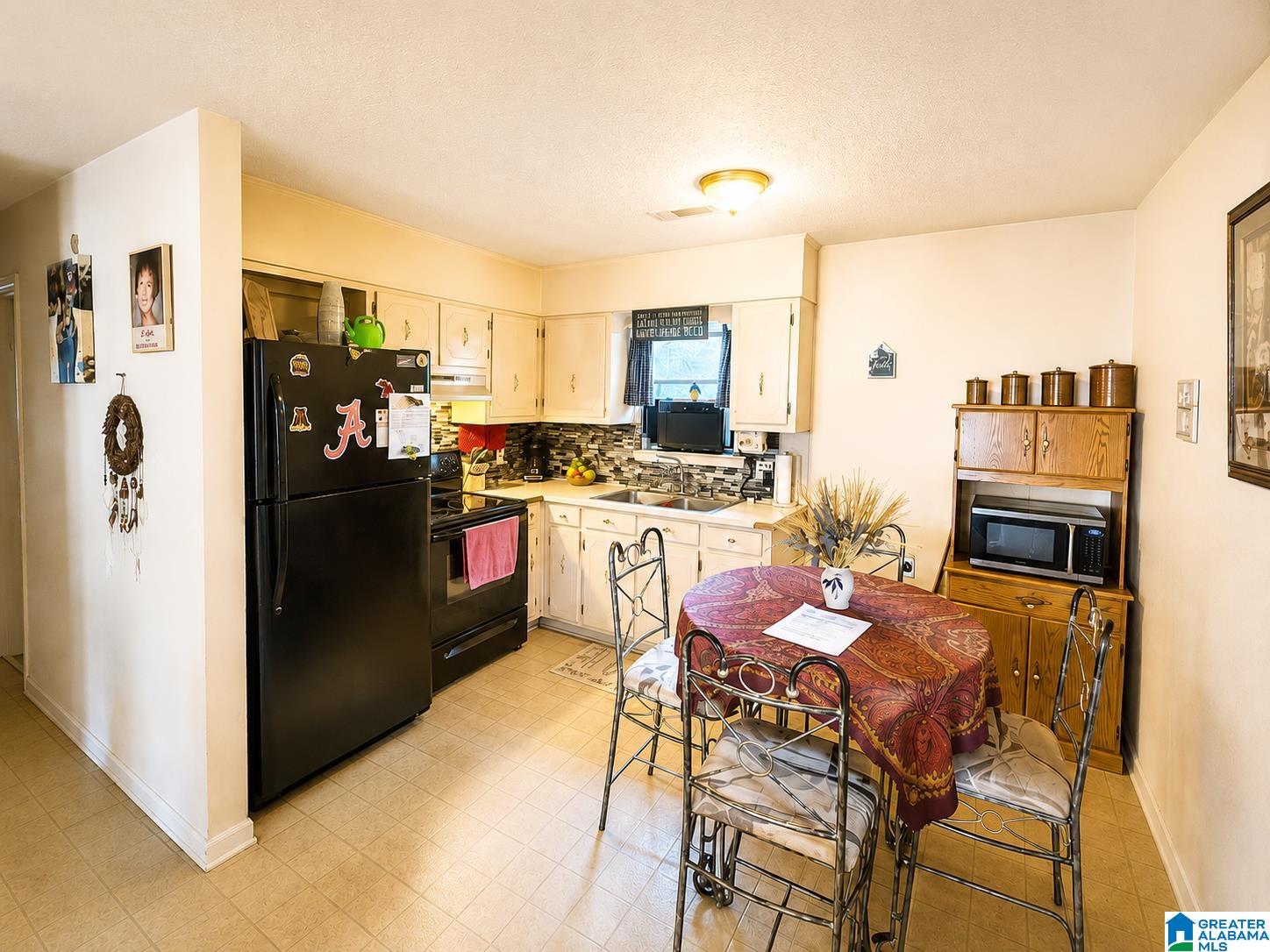 Photo 3 of Single family home for sale at 310 Forest St, Jemison, AL 35085 | MLS# 21463777 | Listing updated on 2026-09-24