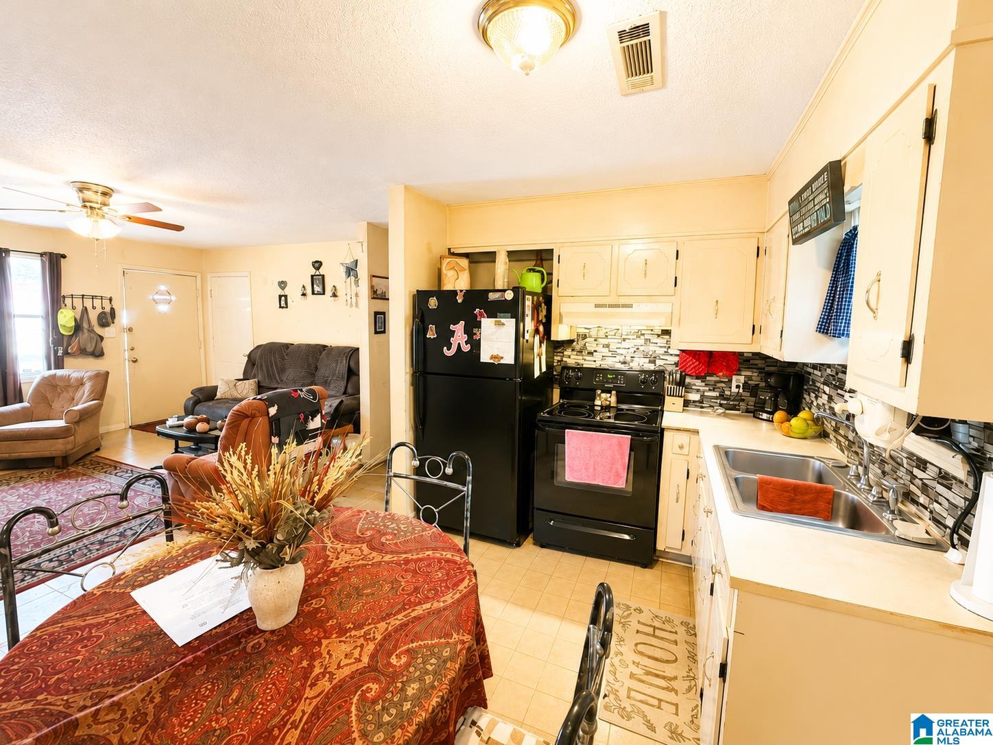 Photo 3 of Single family home for sale at 310 Forest St, Jemison, AL 35085 | MLS# 21463777 | Listing updated on 2026-09-24