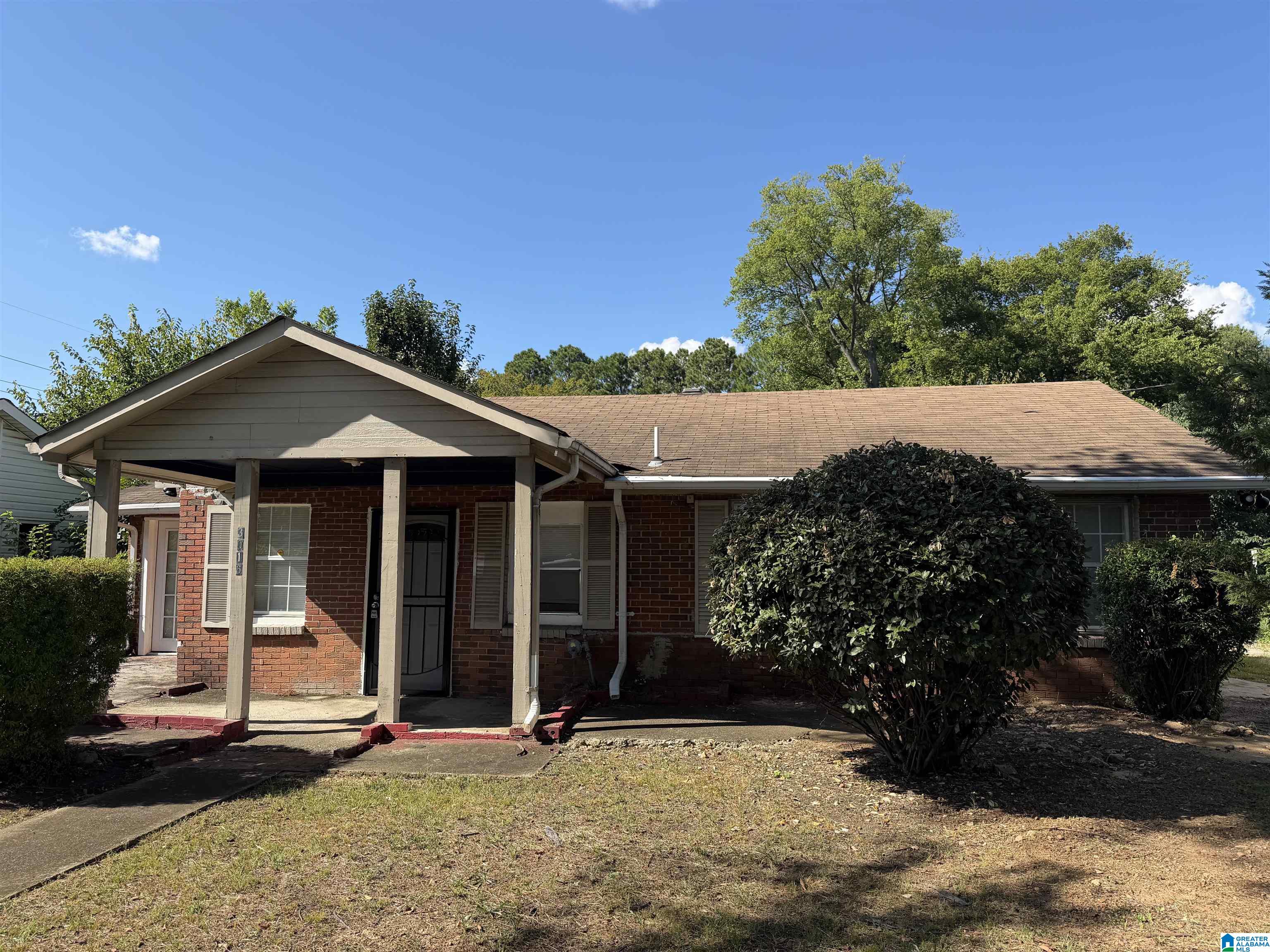 Photo 1 of Sale Pending at 3016 33rd Court N, Birmingham, AL 35207 | MLS# 21463788 | Listing updated on 2026-09-17