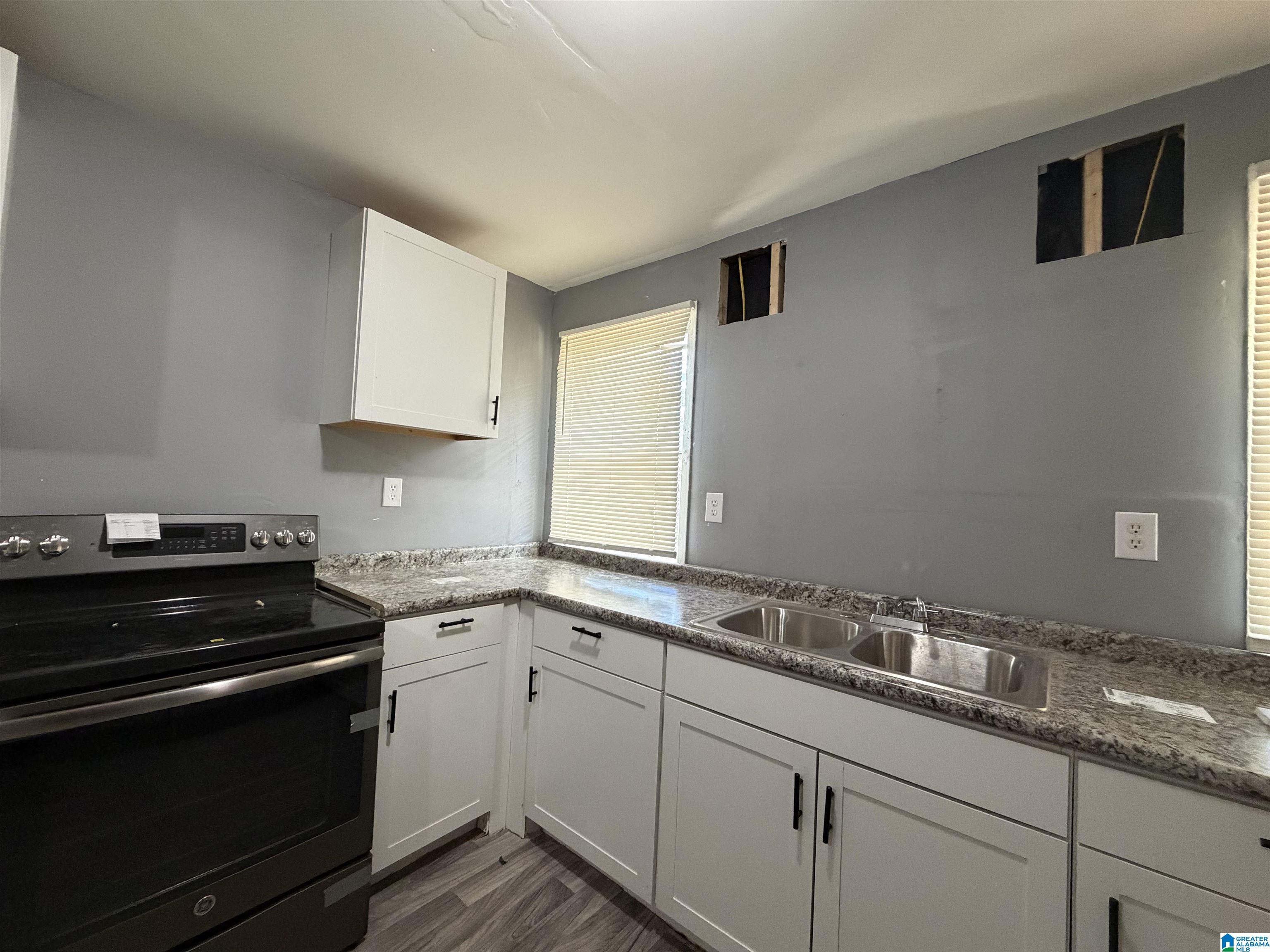 Photo 3 of Sale Pending at 3016 33rd Court N, Birmingham, AL 35207 | MLS# 21463788 | Listing updated on 2026-09-17