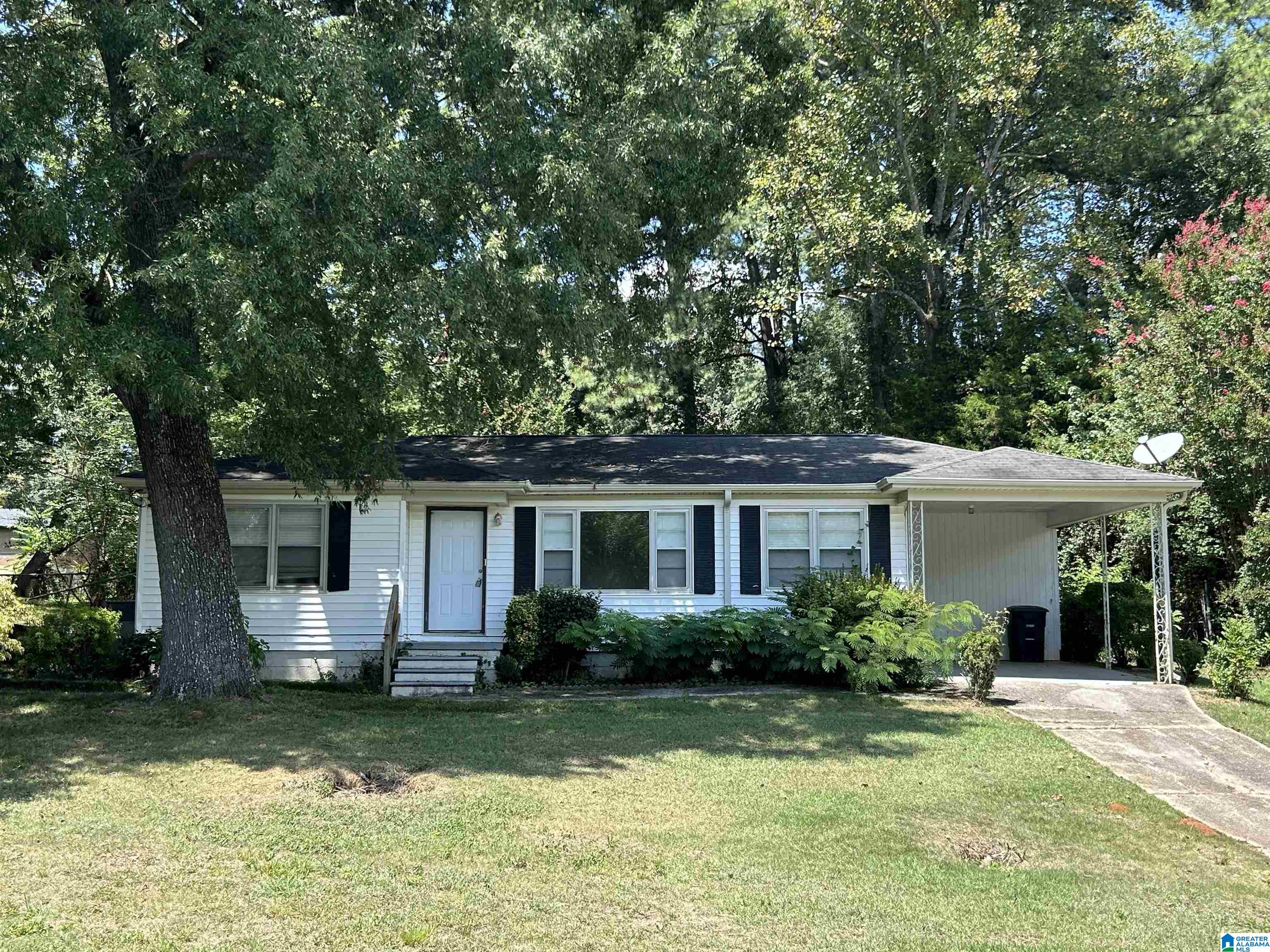 Photo 1 of Single family home for sale at 520 Camellia Rd, Birmingham, AL 35215 | MLS# 21463809 | Listing updated on 2026-09-02