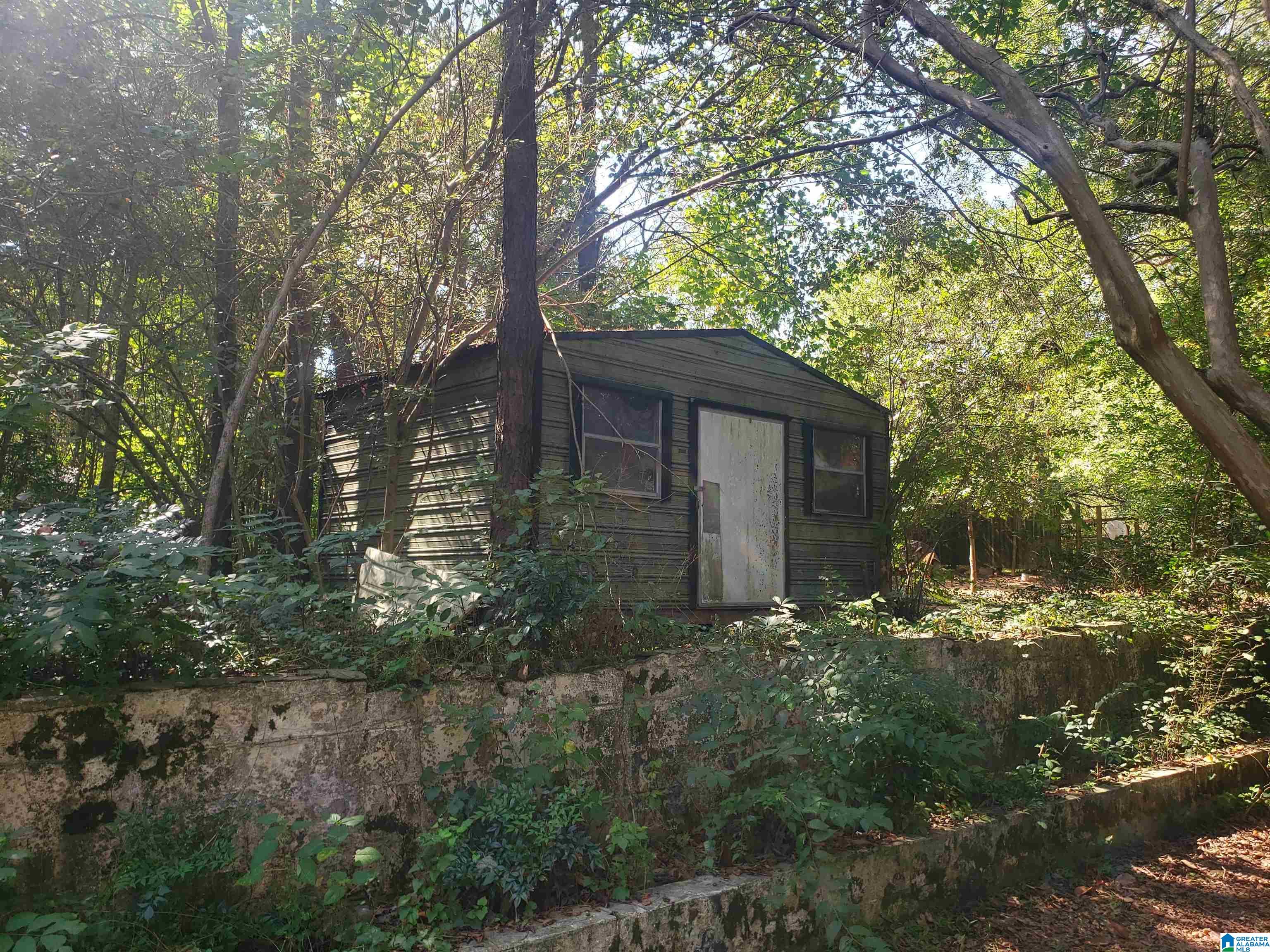 Photo 3 of Sale Pending at 105 Eastern Valley Rd, Bessemer, AL 35020 | MLS# 21463813 | Listing updated on 2026-09-15