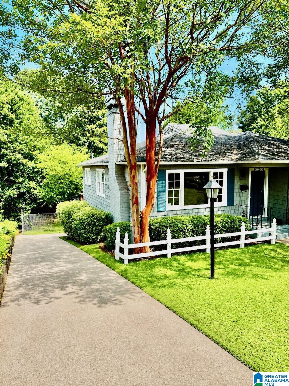 Photo 2 of Single family home for sale at 5752 9th Avenue S, Birmingham, AL 35212 | MLS# 21463898 | Listing updated on 2026-09-03