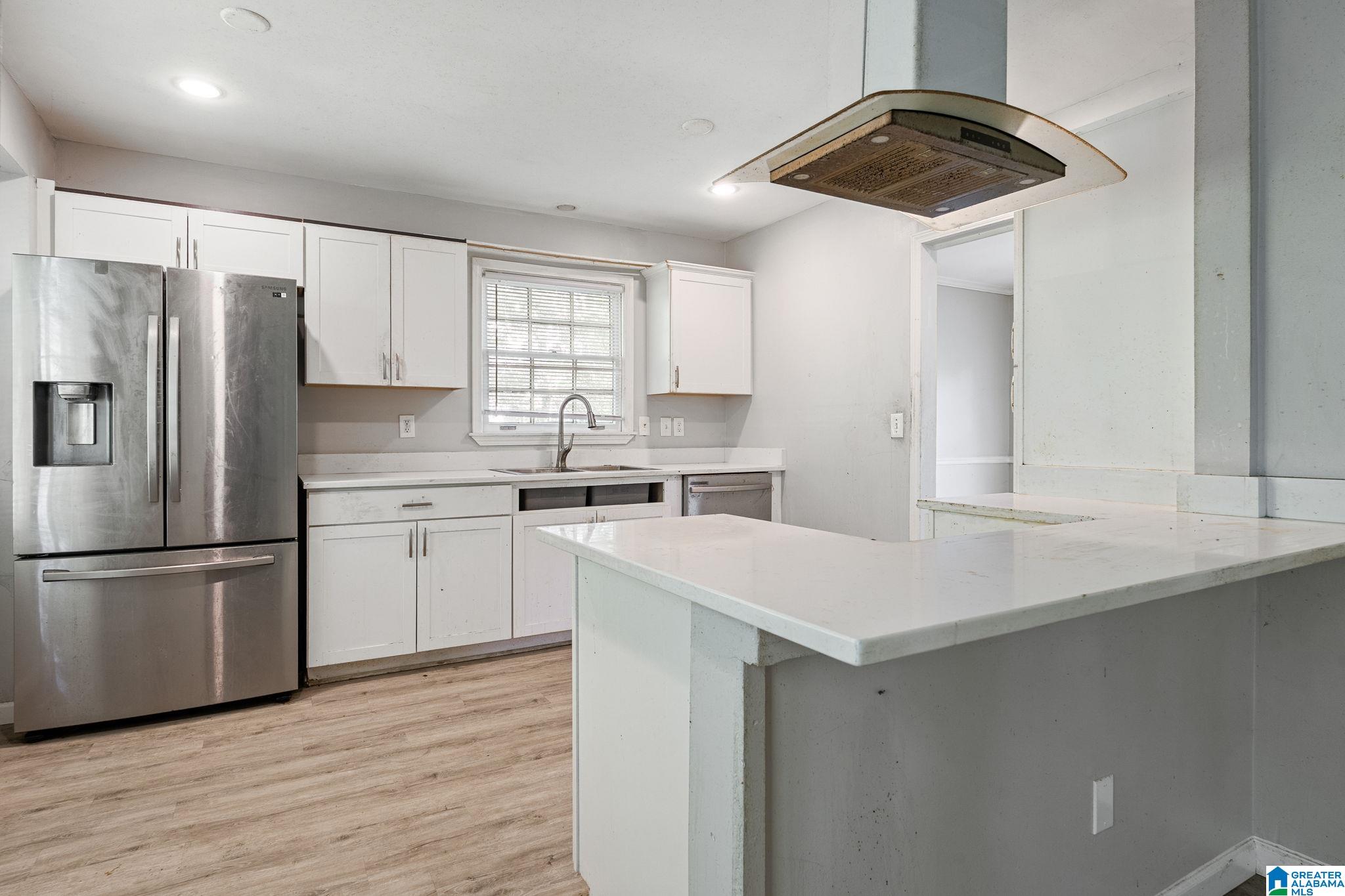 Photo 4 of Single family home for sale at 913 Redstone Ln, Birmingham, AL 35215 | MLS# 21463908 | Listing updated on 2026-09-04