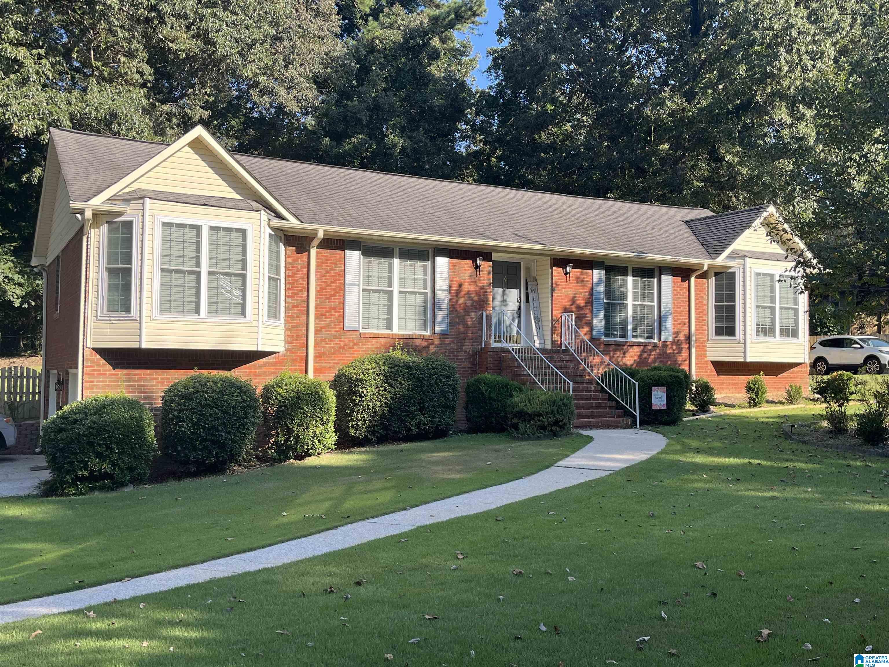Photo 1 of Single family home for sale at 5516 Heath Row Dr, Birmingham, AL 35242 | MLS# 21463930 | Listing updated on 2026-09-11