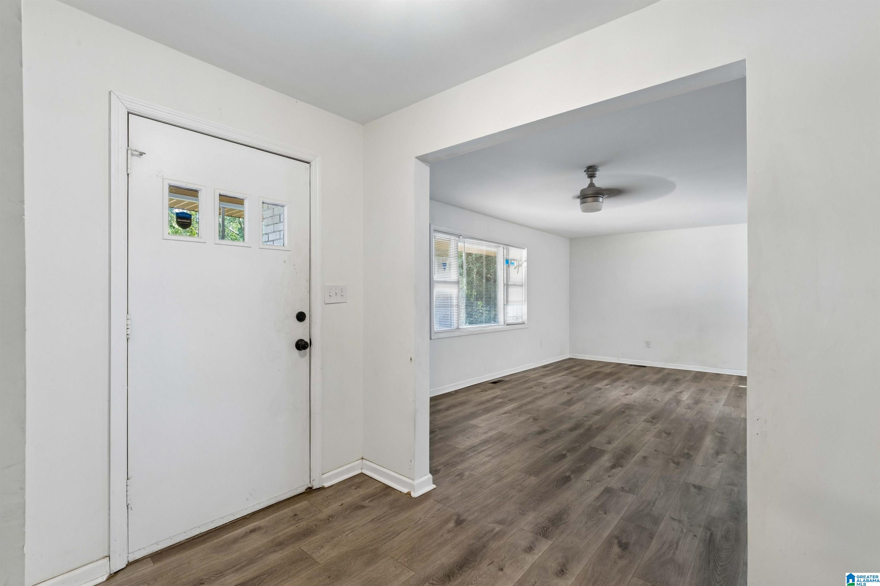 Photo 2 of Single family home for sale at 20 Hedgewood Dr, Birmingham, AL 35214 | MLS# 21463931 | Listing updated on 2026-09-04