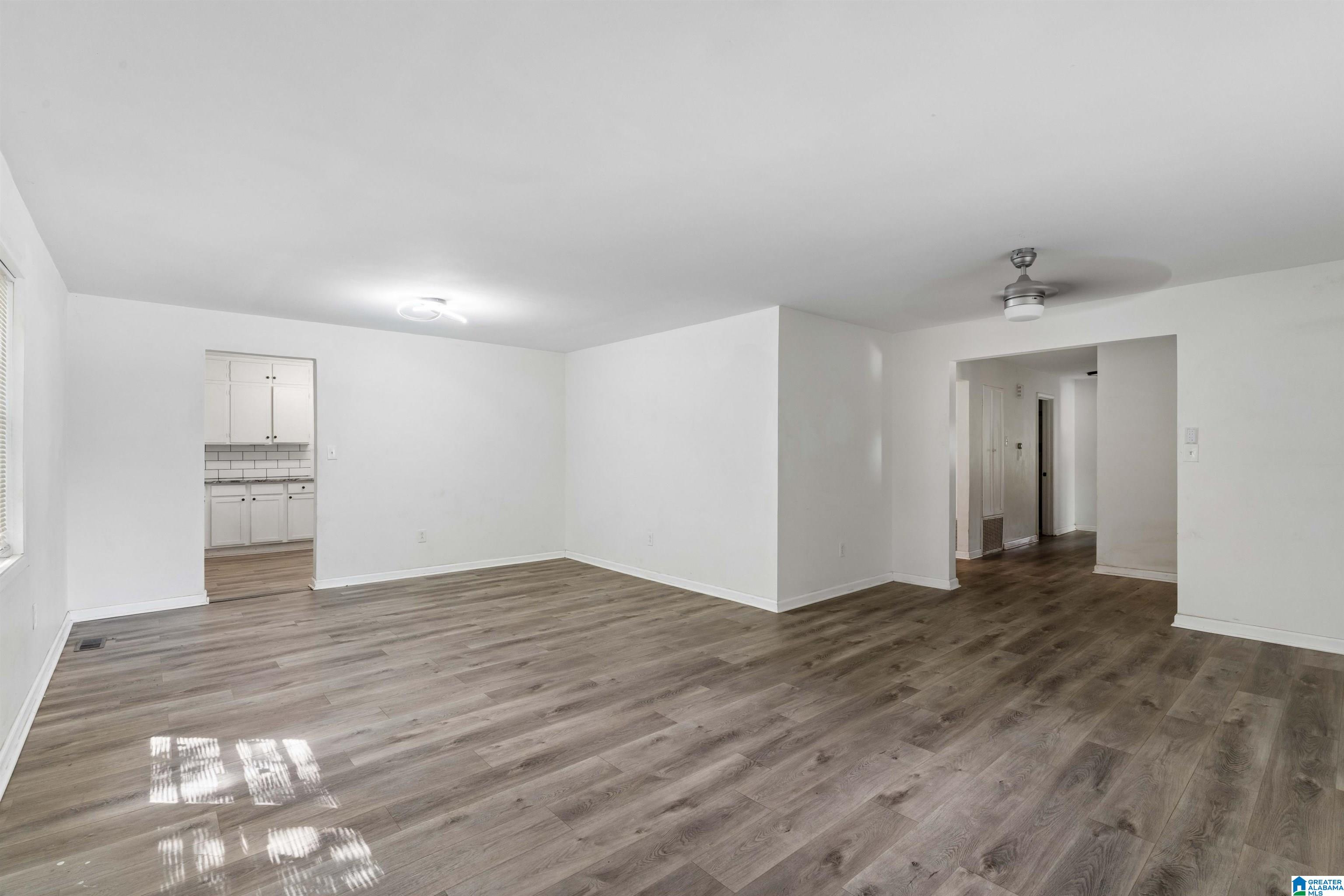 Photo 4 of Single family home for sale at 20 Hedgewood Dr, Birmingham, AL 35214 | MLS# 21463931 | Listing updated on 2026-09-04