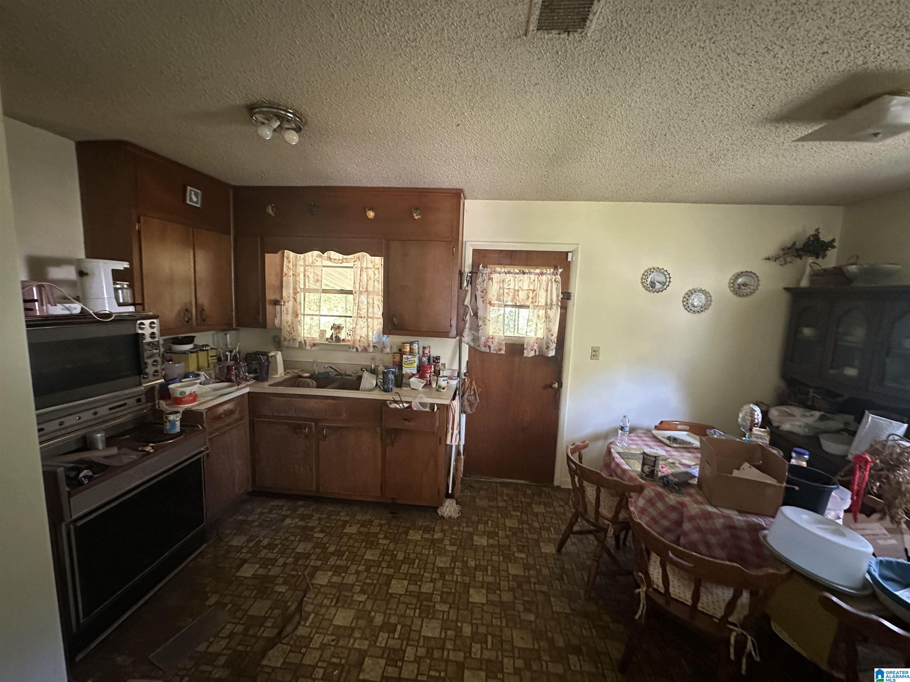 Photo 3 of Sale Pending at 1036 Alabama St, Birmingham, AL 35217 | MLS# 21463932 | Listing updated on 2026-09-14