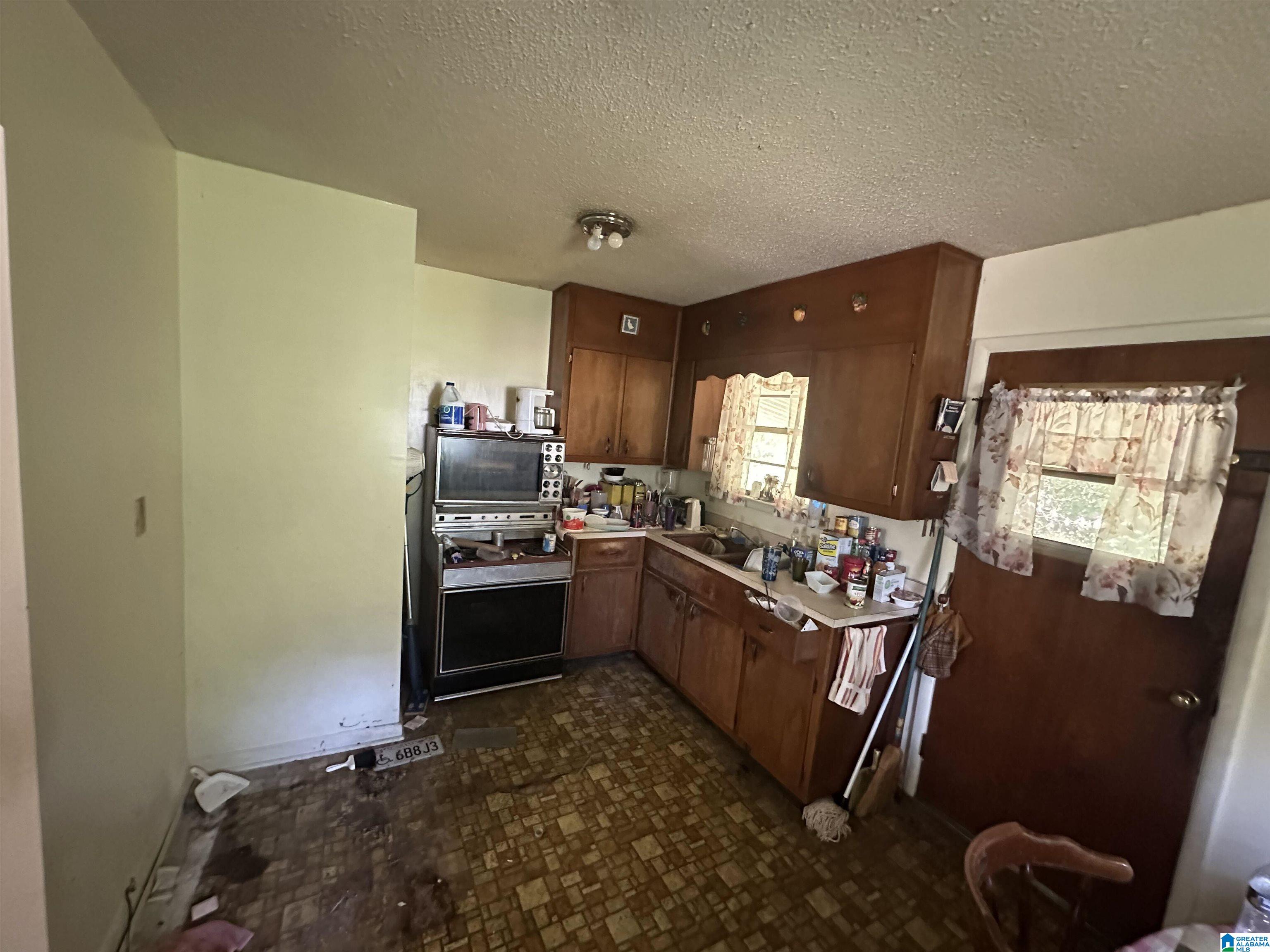 Photo 3 of Sale Pending at 1036 Alabama St, Birmingham, AL 35217 | MLS# 21463932 | Listing updated on 2026-09-14