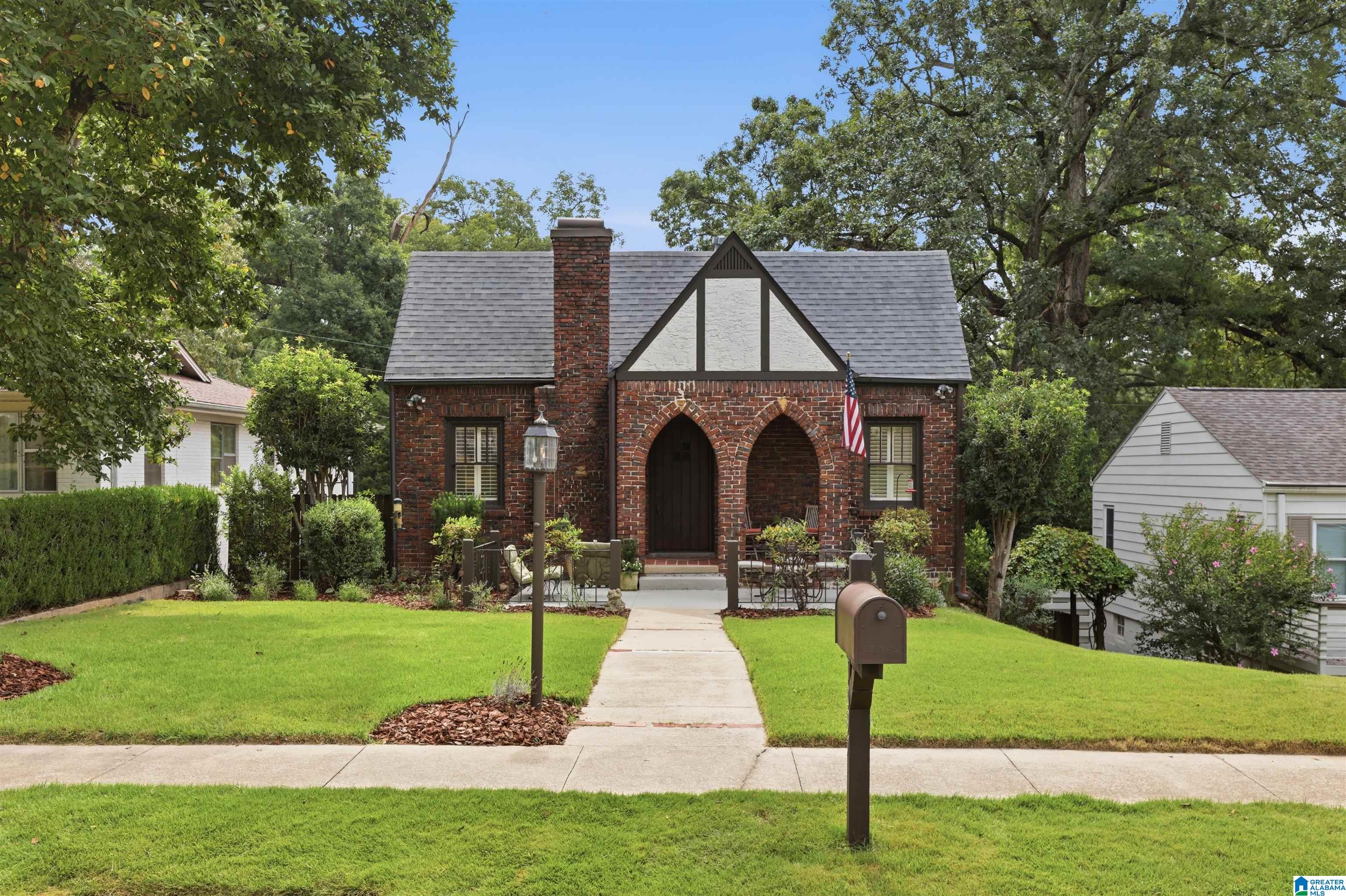 Photo 1 of Sale Pending at 1097 Columbiana Rd, Birmingham, AL 35209 | MLS# 21463936 | Listing updated on 2026-09-13