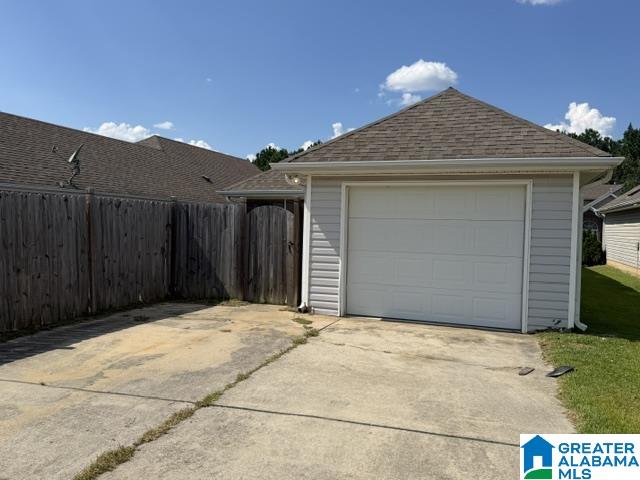Photo 3 of Sale Pending at 258 Village Dr, Calera, AL 35040 | MLS# 21463947 | Listing updated on 2026-09-11
