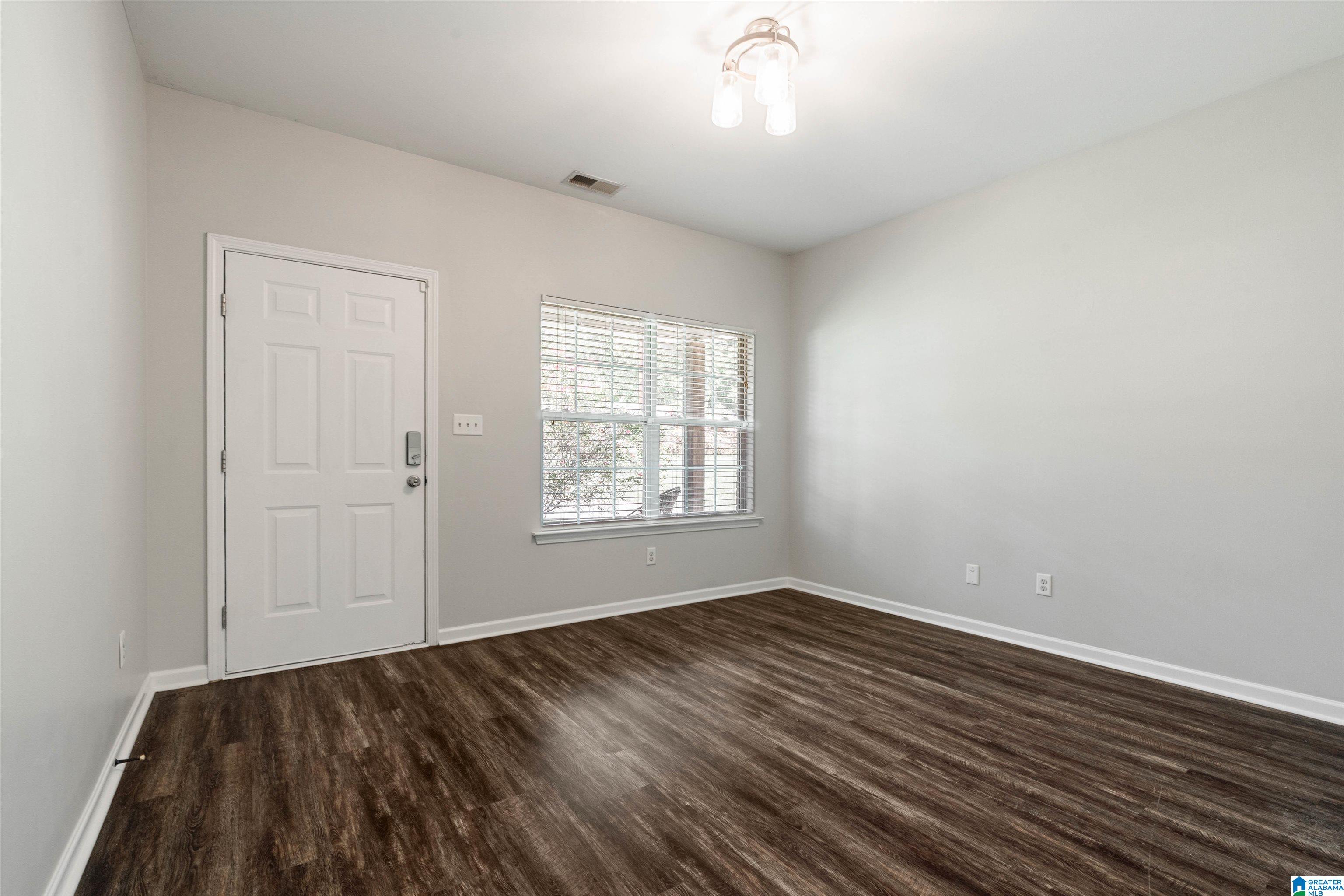 Photo 3 of Single family home for sale at 1945 Lane Dr, Leeds, AL 35094 | MLS# 21463963 | Listing updated on 2026-09-18