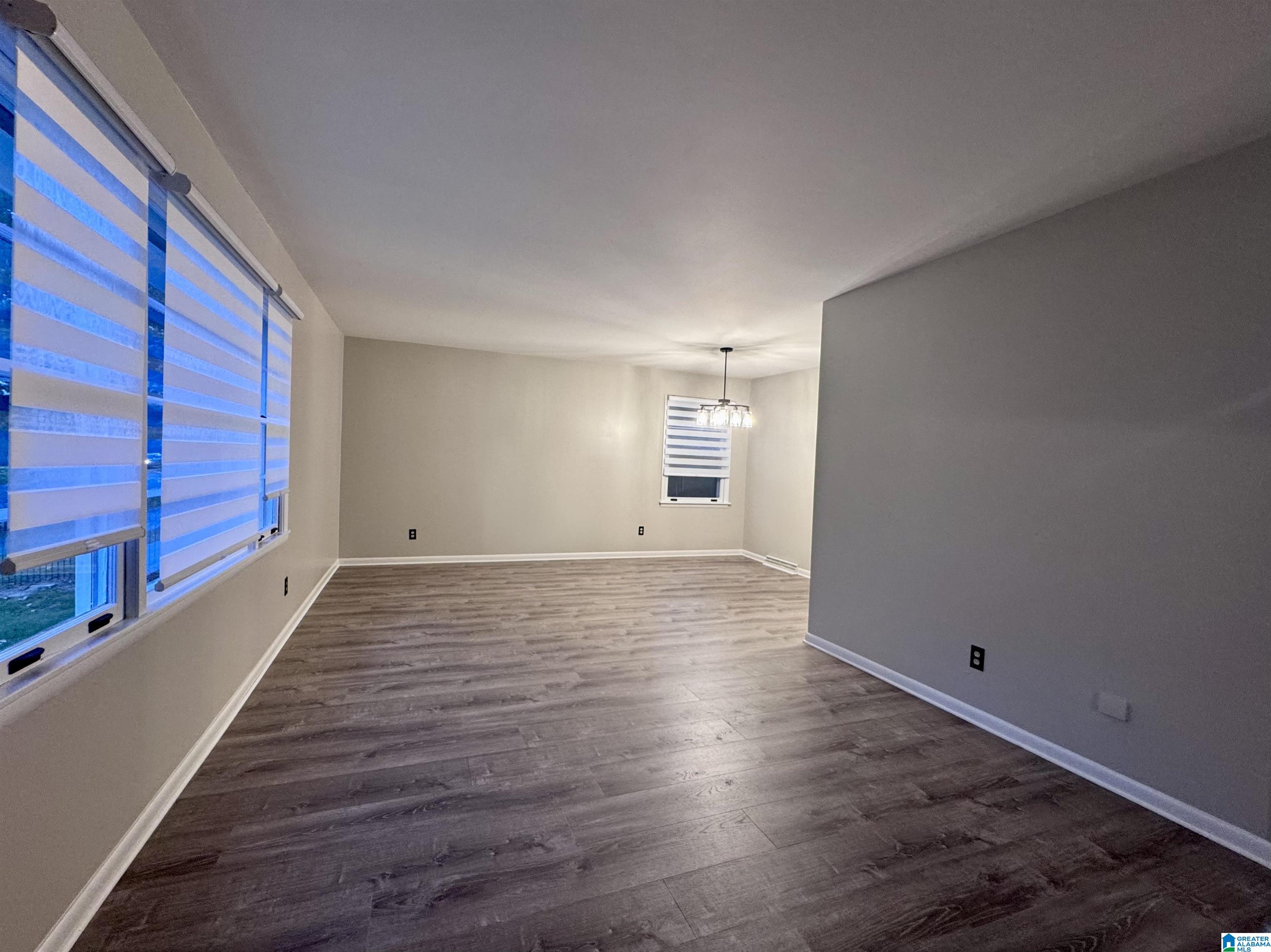 Photo 3 of Single family home for sale at 910 Alford Ave, Hoover, AL 35226 | MLS# 21463966 | Listing updated on 2026-09-04