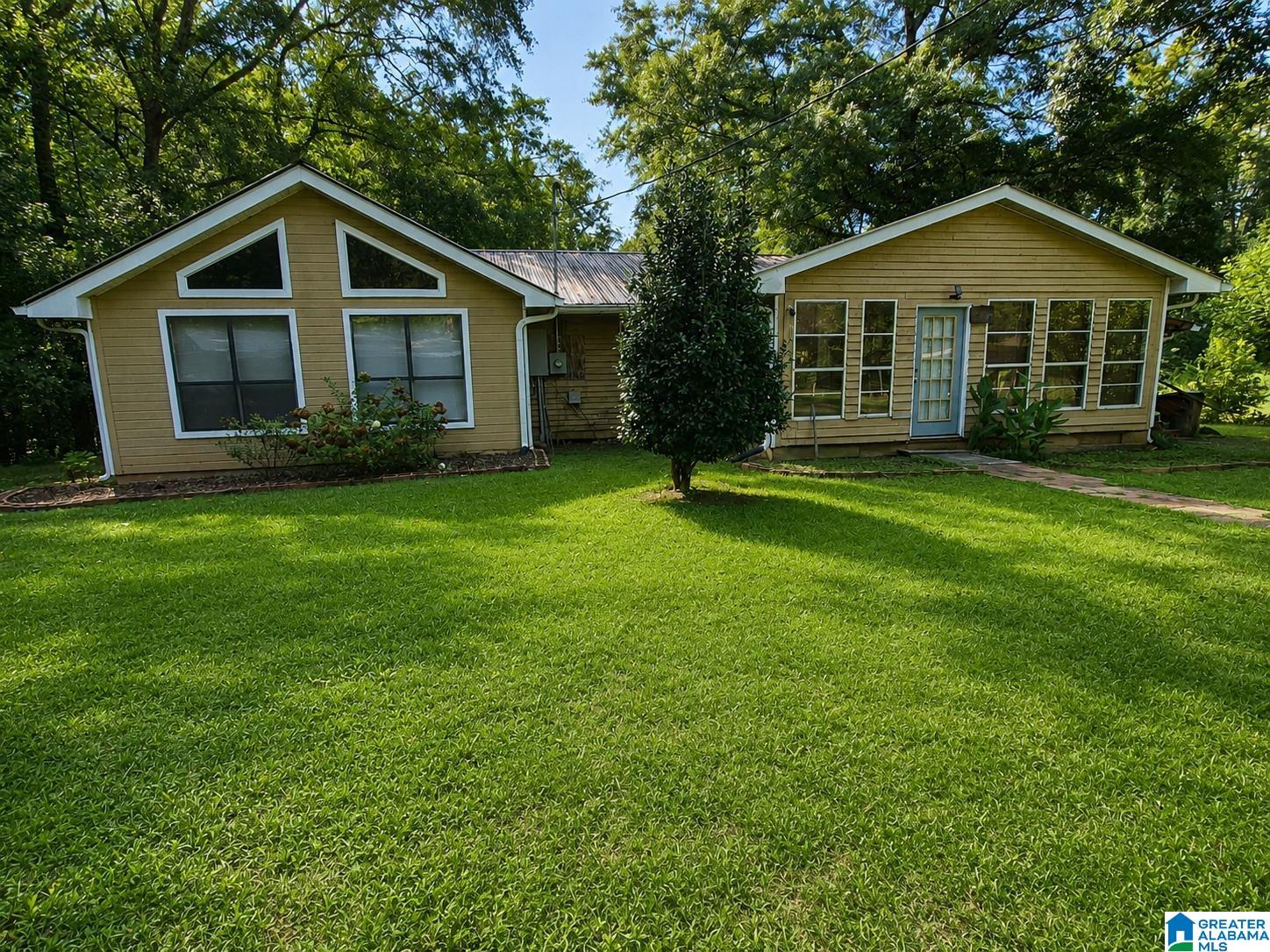 Photo 2 of Single family home for sale at 198 W Ridge Dr, Dadeville, AL 36853 | MLS# 21463973 | Listing updated on 2026-09-21