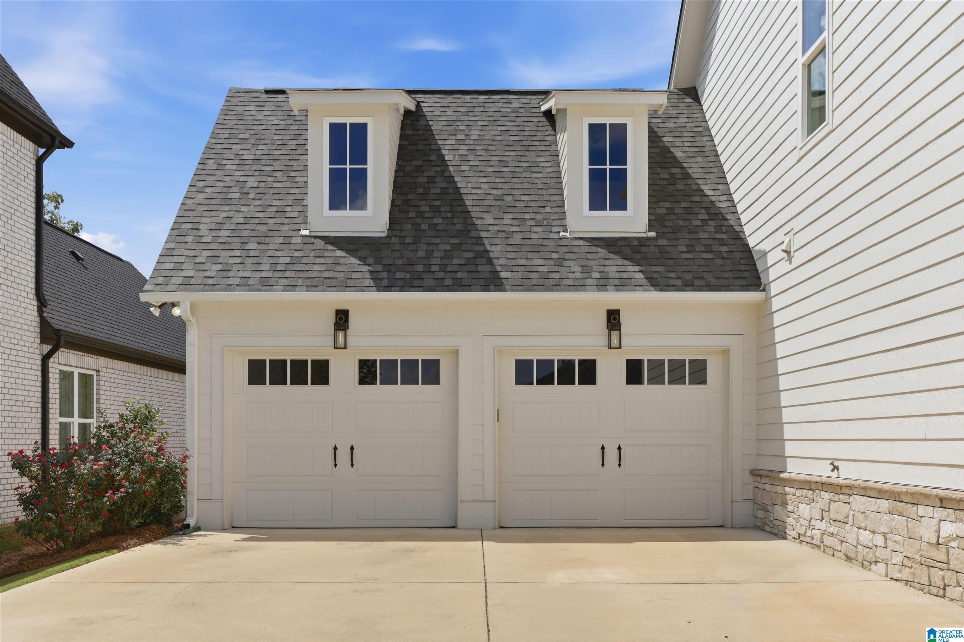Photo 4 of Single family home for sale at 1093 Clifton Rd, Hoover, AL 35244 | MLS# 21463977 | Listing updated on 2026-09-14