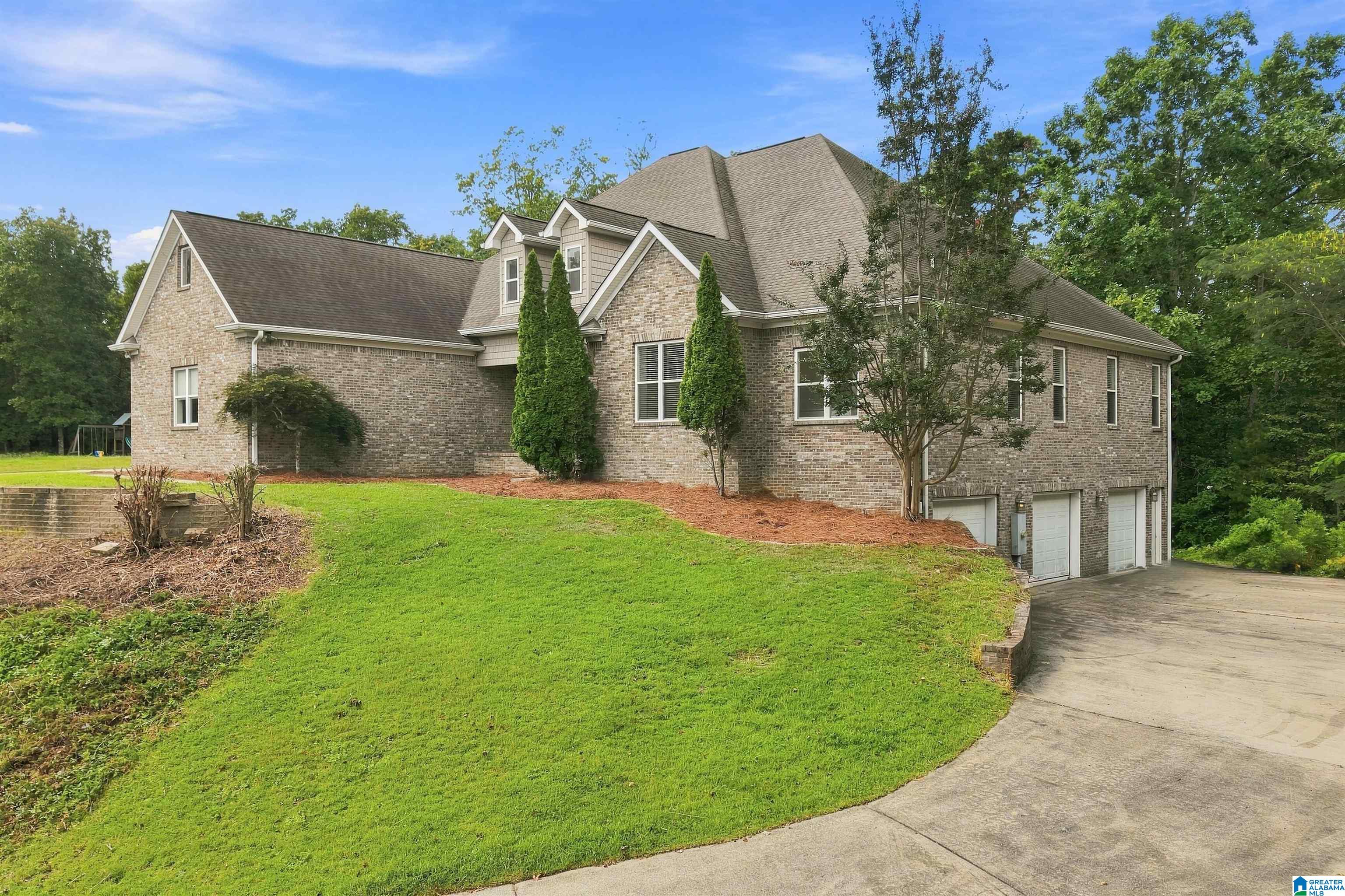 Photo 3 of Sale Pending at 8504 Woodview Ln, Pinson, AL 35126 | MLS# 21463978 | Listing updated on 2026-09-06