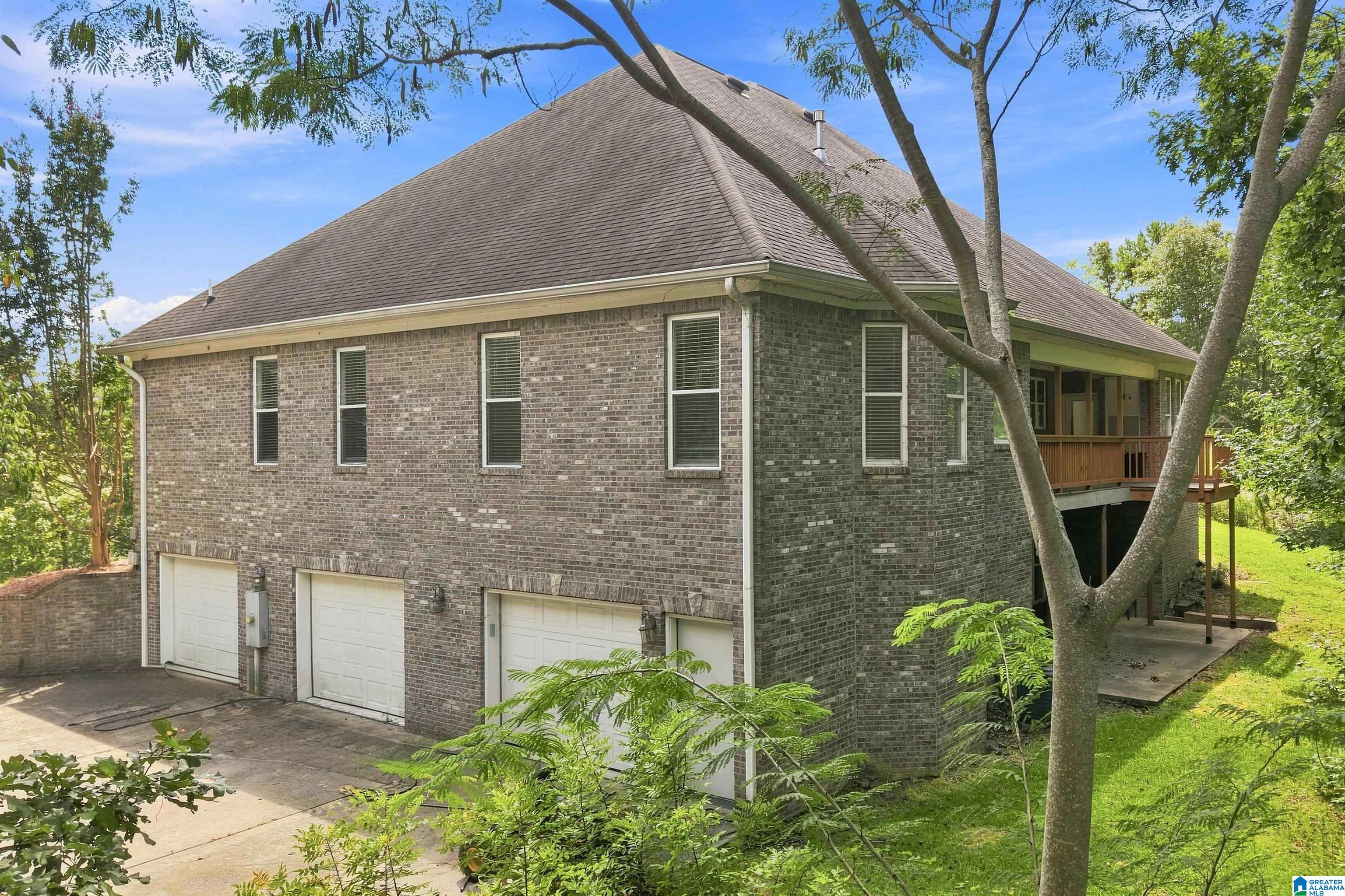 Photo 4 of Sale Pending at 8504 Woodview Ln, Pinson, AL 35126 | MLS# 21463978 | Listing updated on 2026-09-06