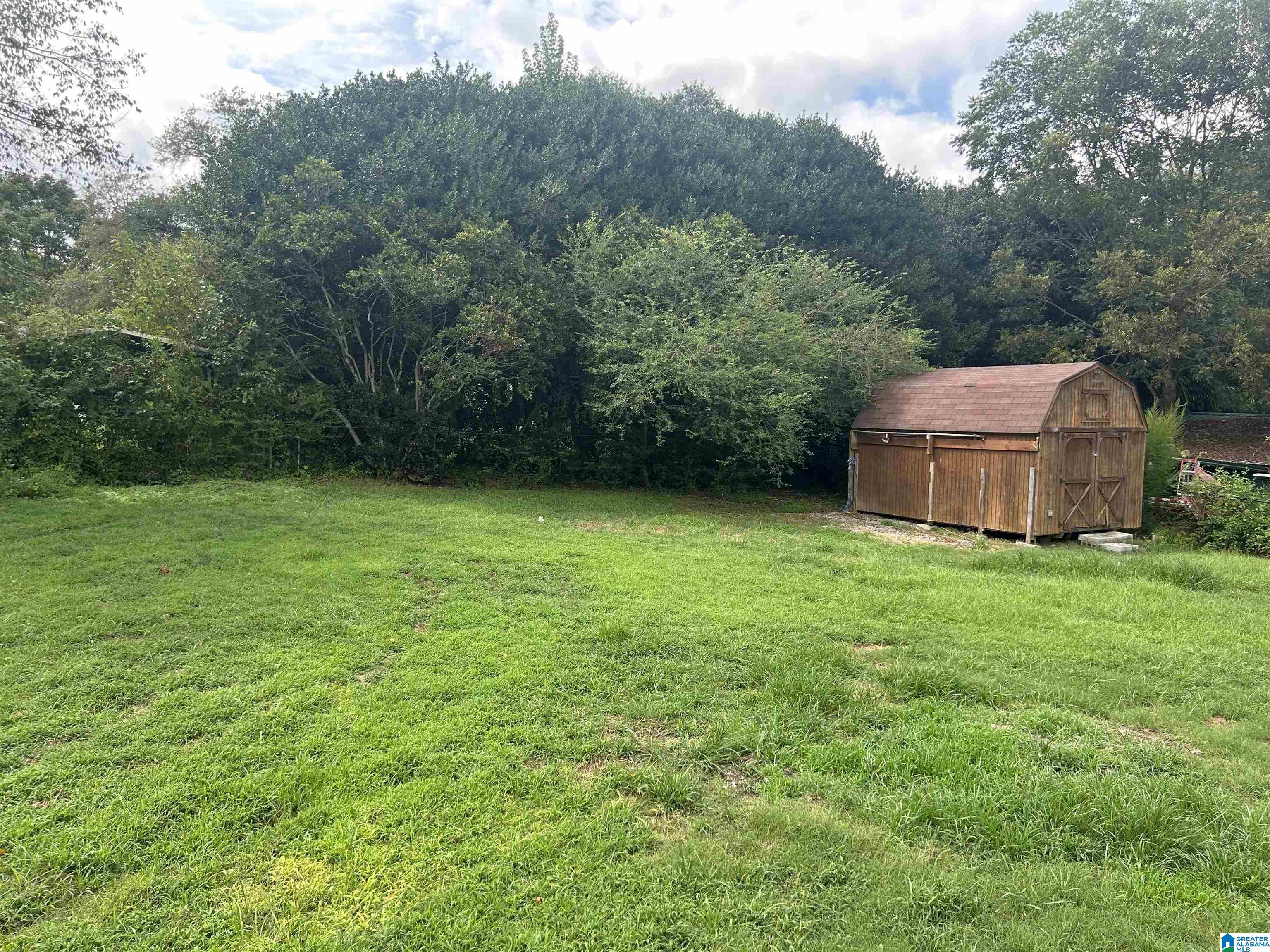 Photo 3 of Sale Pending at 705 Cherokee Trl, Warrior, AL 35180 | MLS# 21463983 | Listing updated on 2026-09-14