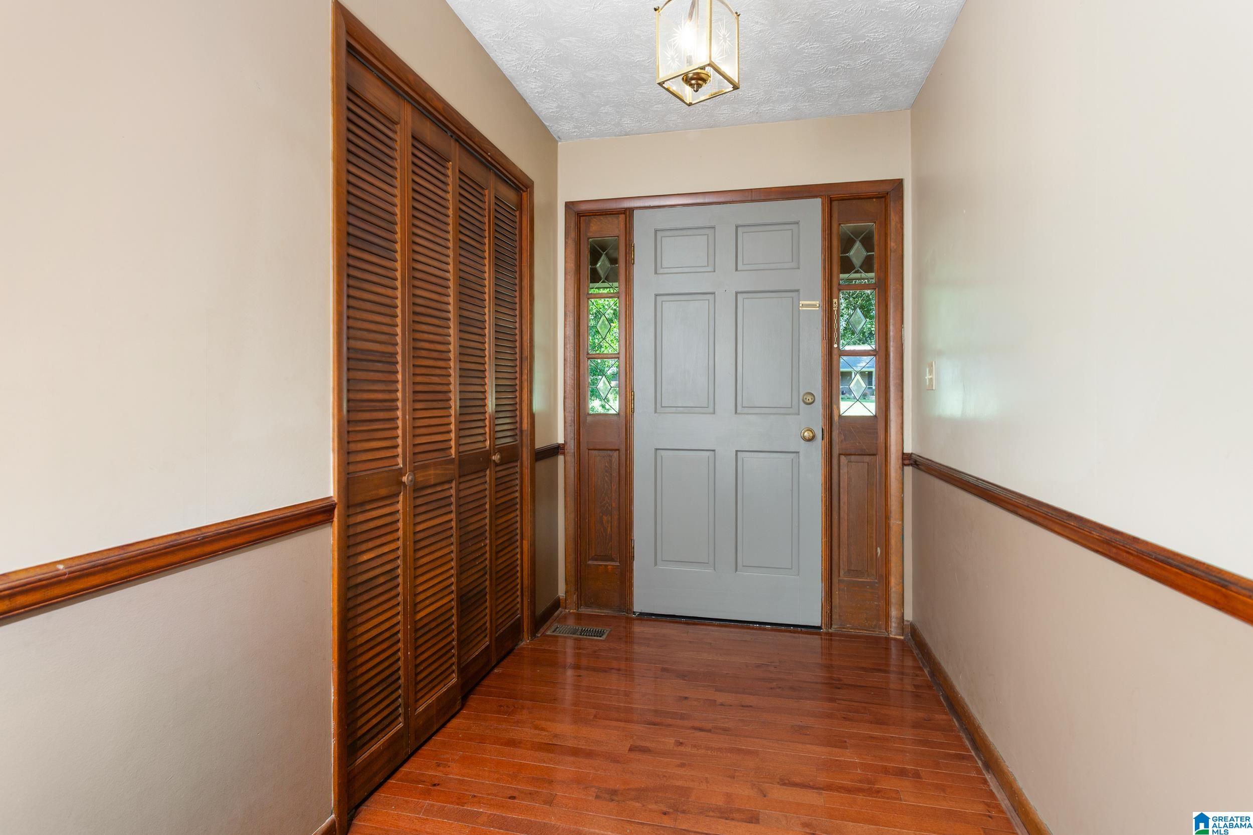 Photo 3 of Sale Pending at 209 Sunny Hills Dr, Anniston, AL 36206 | MLS# 21463998 | Listing updated on 2026-09-25