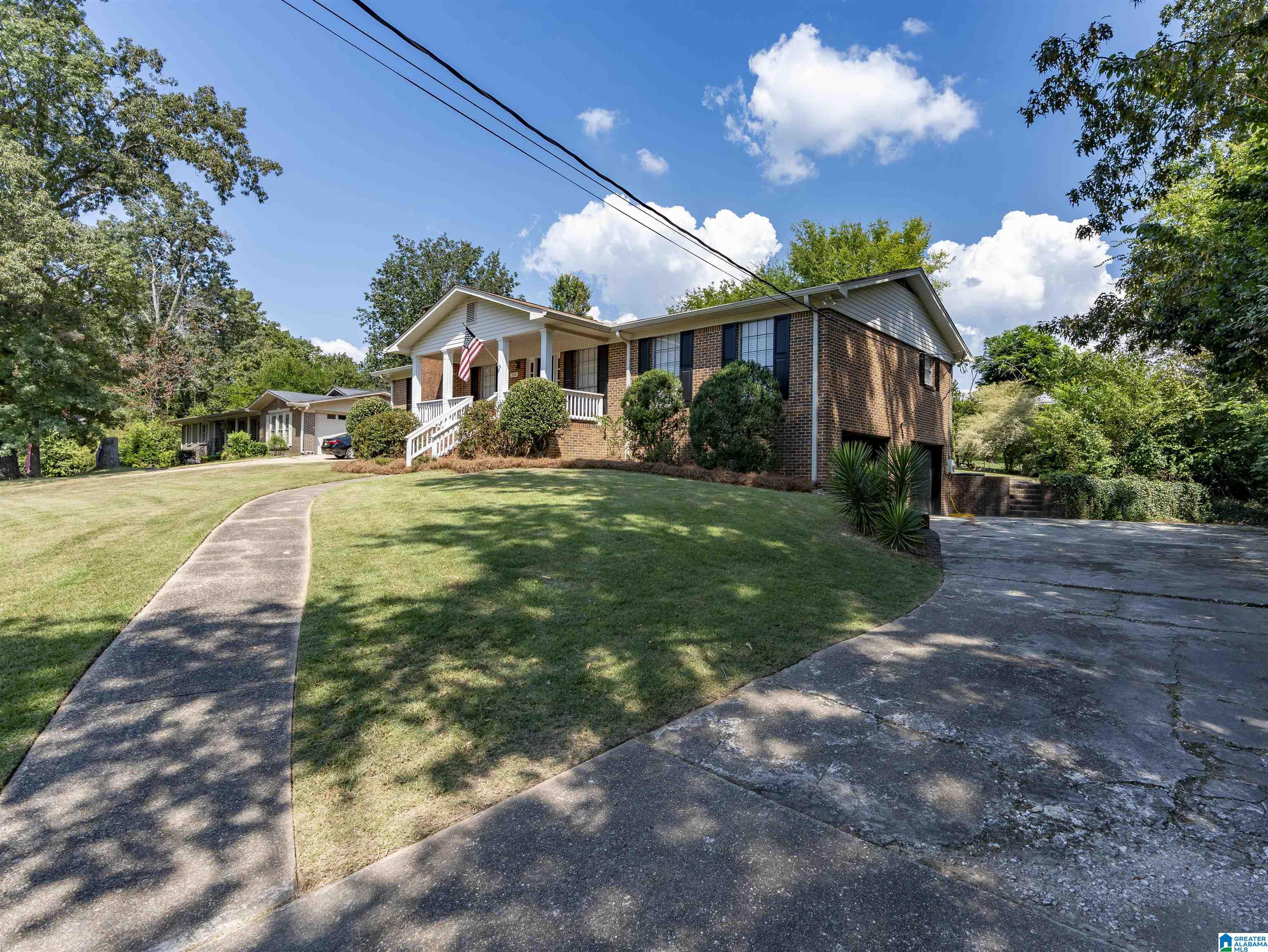 Photo 4 of Single family home for sale at 330 Donna Dr, Gardendale, AL 35071 | MLS# 21463999 | Listing updated on 2026-09-18