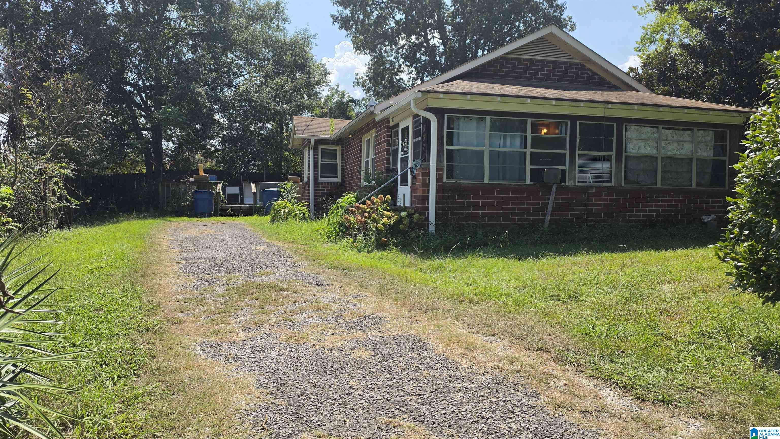 Single family home for sale at 537 Main St N, WARRIOR, AL 35180 | MLS# 21464026