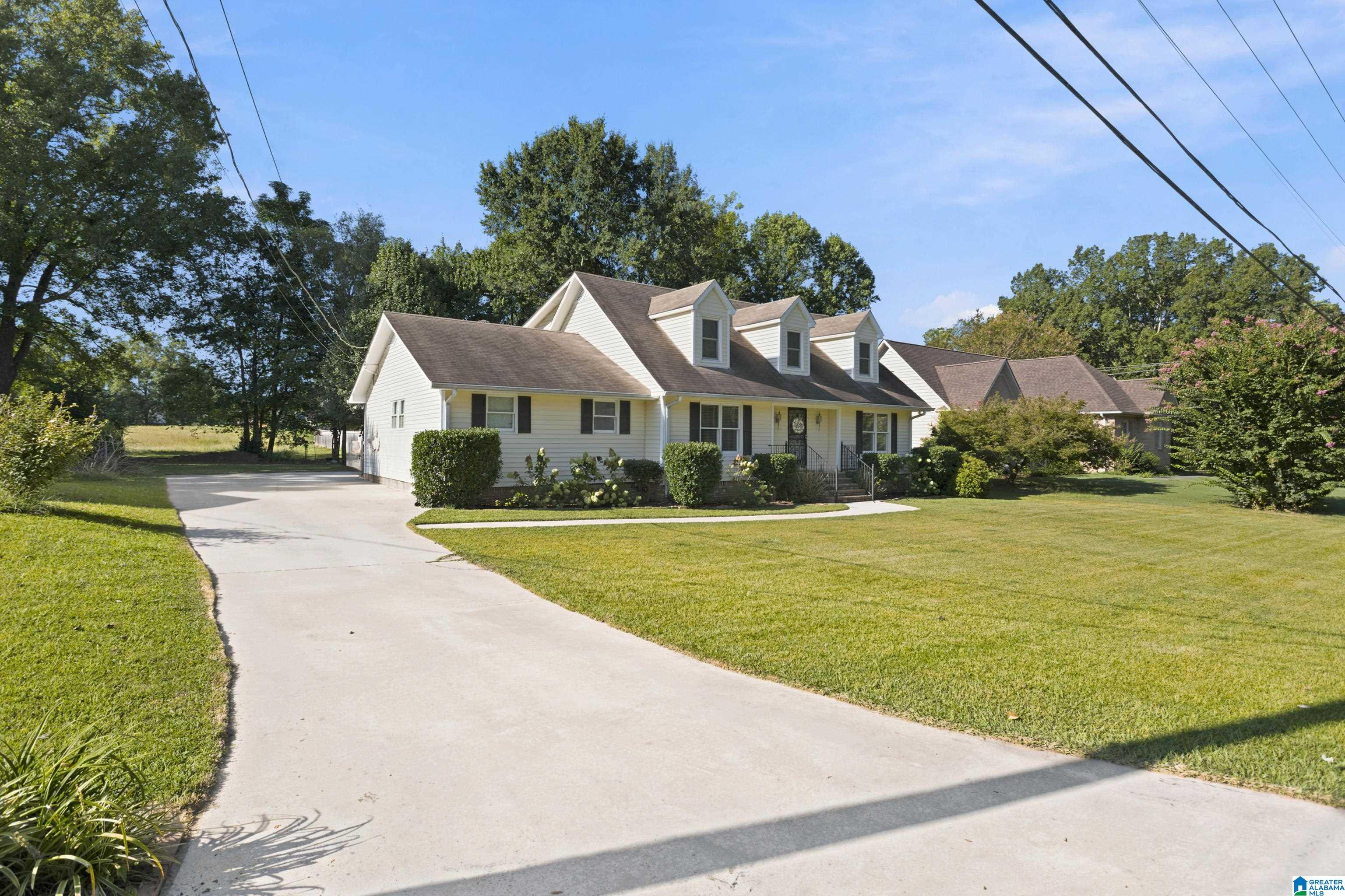 Photo 1 of Sale Pending at 905 Pinemeadow Dr, Gardendale, AL 35071 | MLS# 21464038 | Listing updated on 2026-09-06
