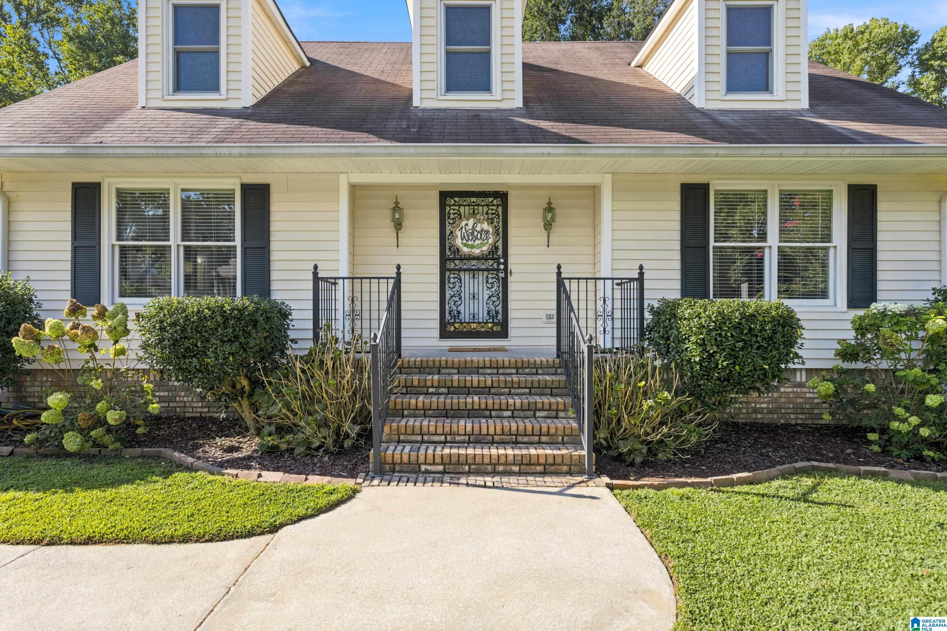 Photo 2 of Sale Pending at 905 Pinemeadow Dr, Gardendale, AL 35071 | MLS# 21464038 | Listing updated on 2026-09-06