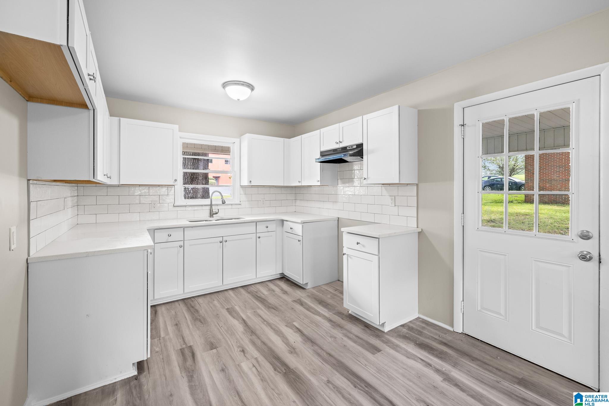 Photo 4 of Single family home for sale at 943 3rd Avenue NW, Alabaster, AL 35007 | MLS# 21464045 | Listing updated on 2026-09-17