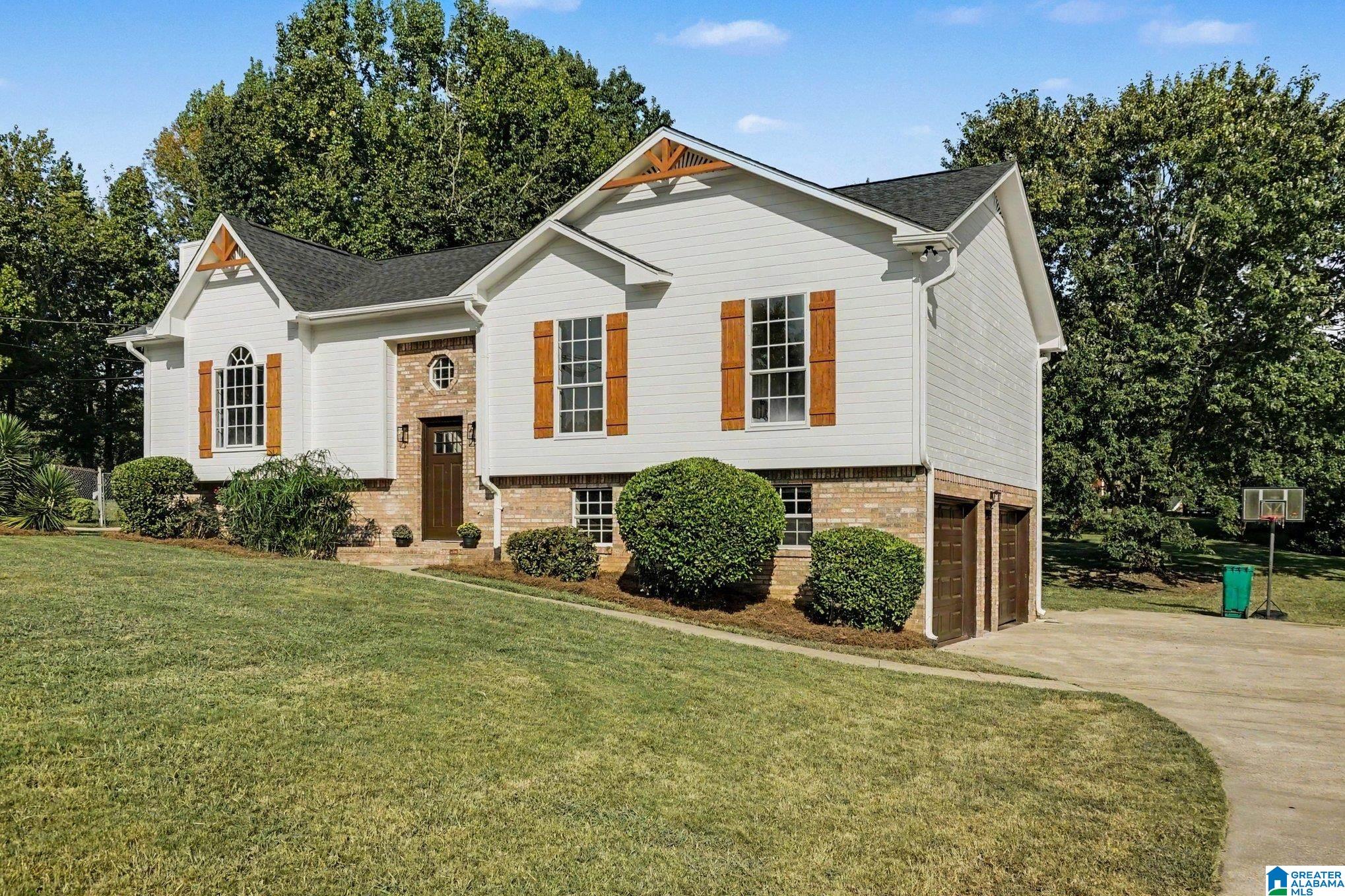 Photo 2 of Single family home for sale at 113 Fairlane Dr, Pleasant Grove, AL 35127 | MLS# 21464050 | Listing updated on 2026-09-11