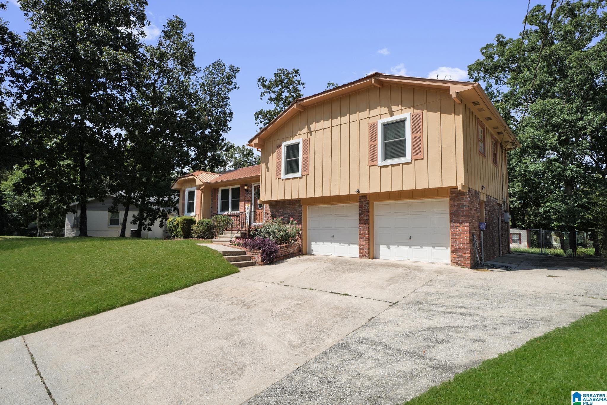 Photo 2 of Single family home for sale at 636 16th Avenue Nw, Center Point, AL 35215 | MLS# 21464051 | Listing updated on 2026-09-04