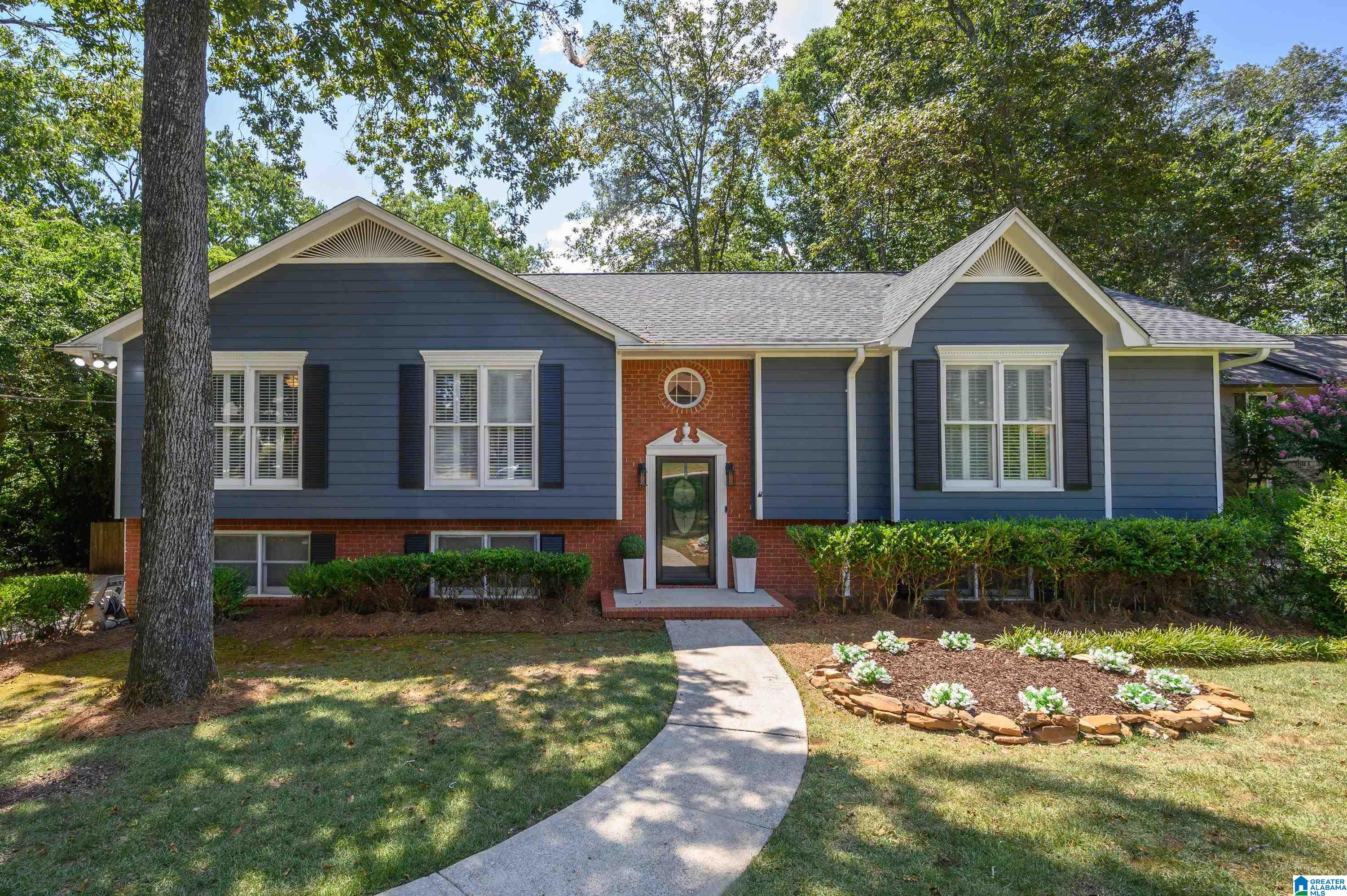 Photo 1 of Sale Pending at 1351 Shades Run Cir, Hoover, AL 35244 | MLS# 21464055 | Listing updated on 2026-09-09