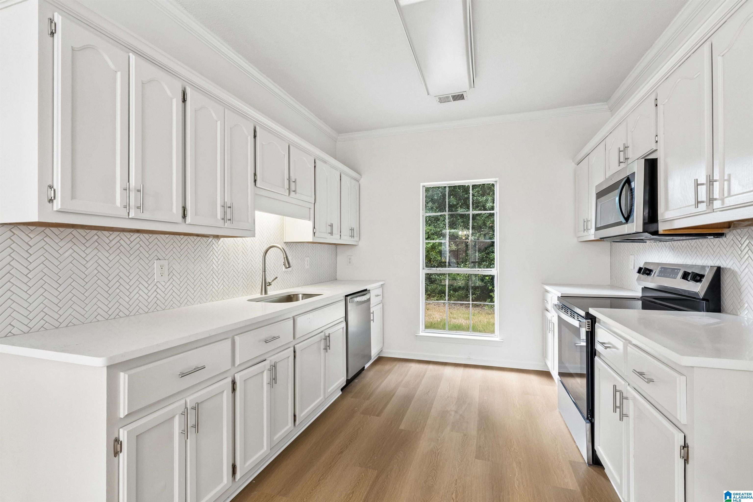 Photo 1 of Single family home for sale at 5400 J R Dr, Birmingham, AL 35235 | MLS# 21464065 | Listing updated on 2026-10-19