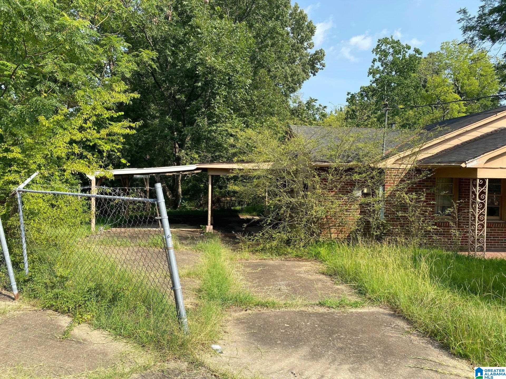 Photo 3 of Single family home for sale at 3303 Boone St, Montgomery, AL 36108 | MLS# 21464066 | Listing updated on 2026-09-09