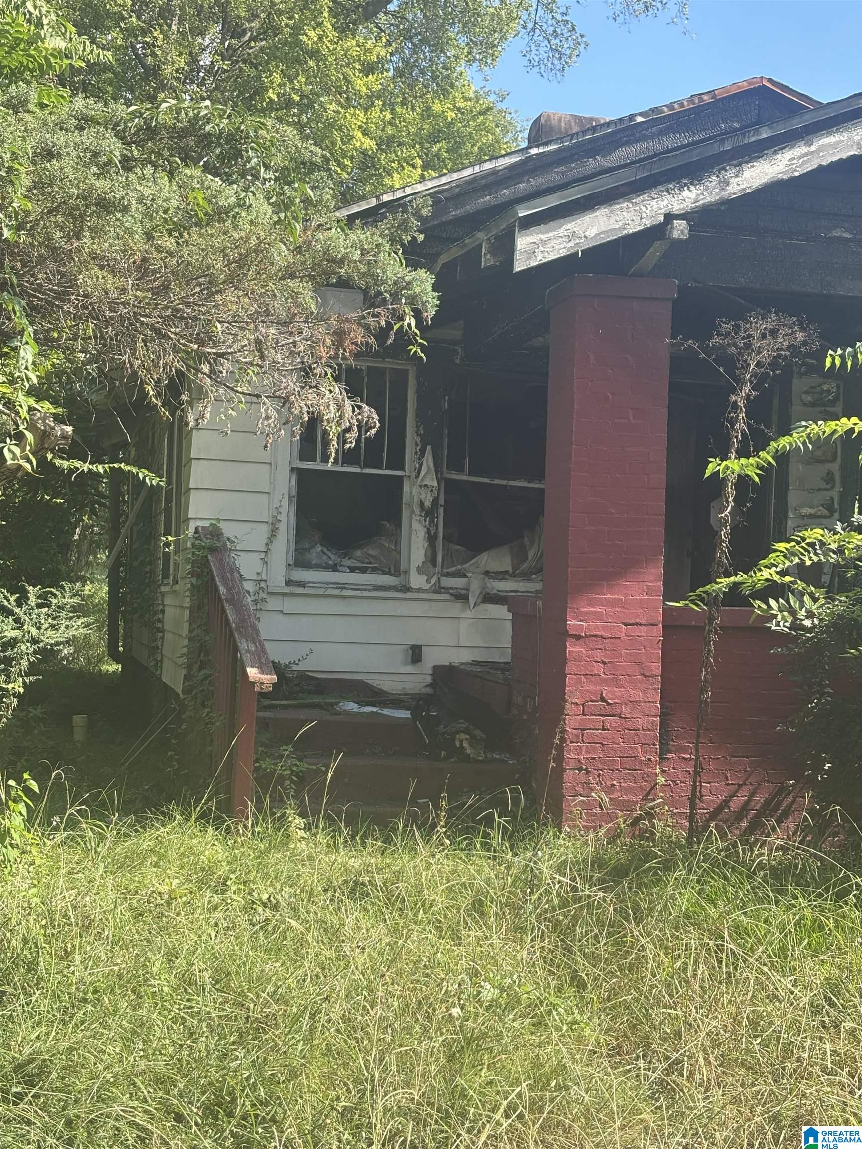 Photo 2 of Single family home for sale at 613 Fulton Ave Sw, Birmingham, AL 35211 | MLS# 21464070 | Listing updated on 2026-09-04