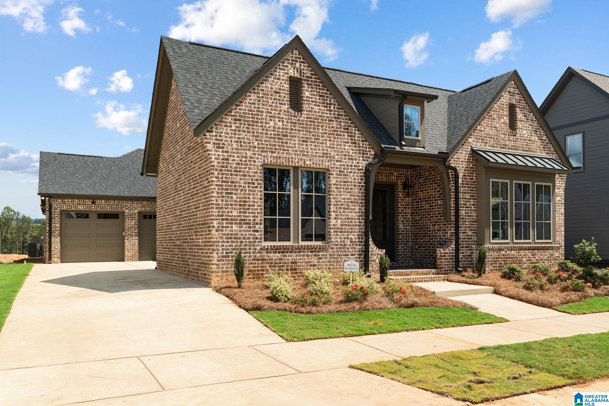 Photo 1 of Single family home for sale at 4562 Lynton Dr, Hoover, AL 35244 | MLS# 21464090 | Listing updated on 2026-09-07