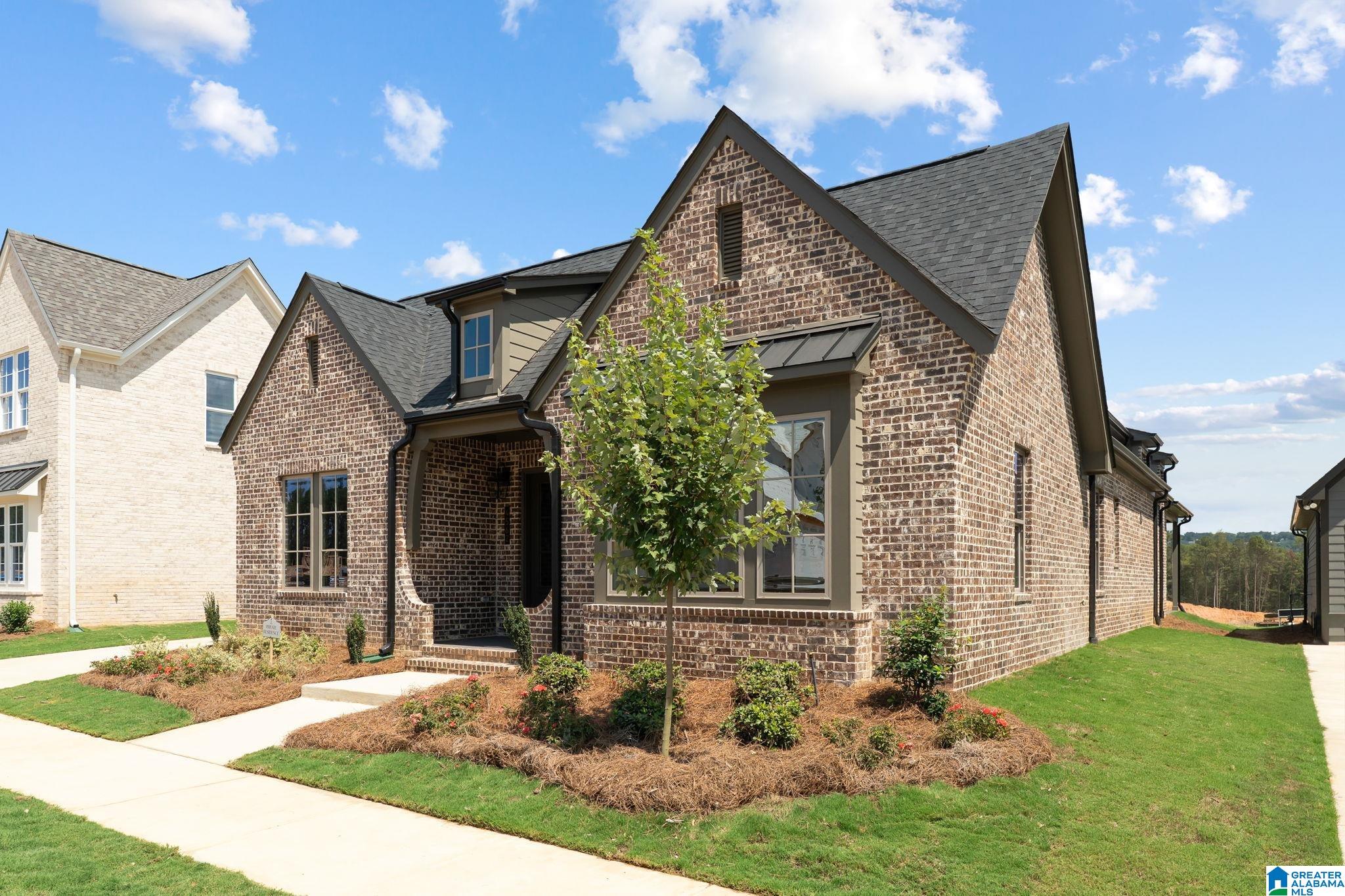 Photo 2 of Single family home for sale at 4562 Lynton Dr, Hoover, AL 35244 | MLS# 21464090 | Listing updated on 2026-09-14