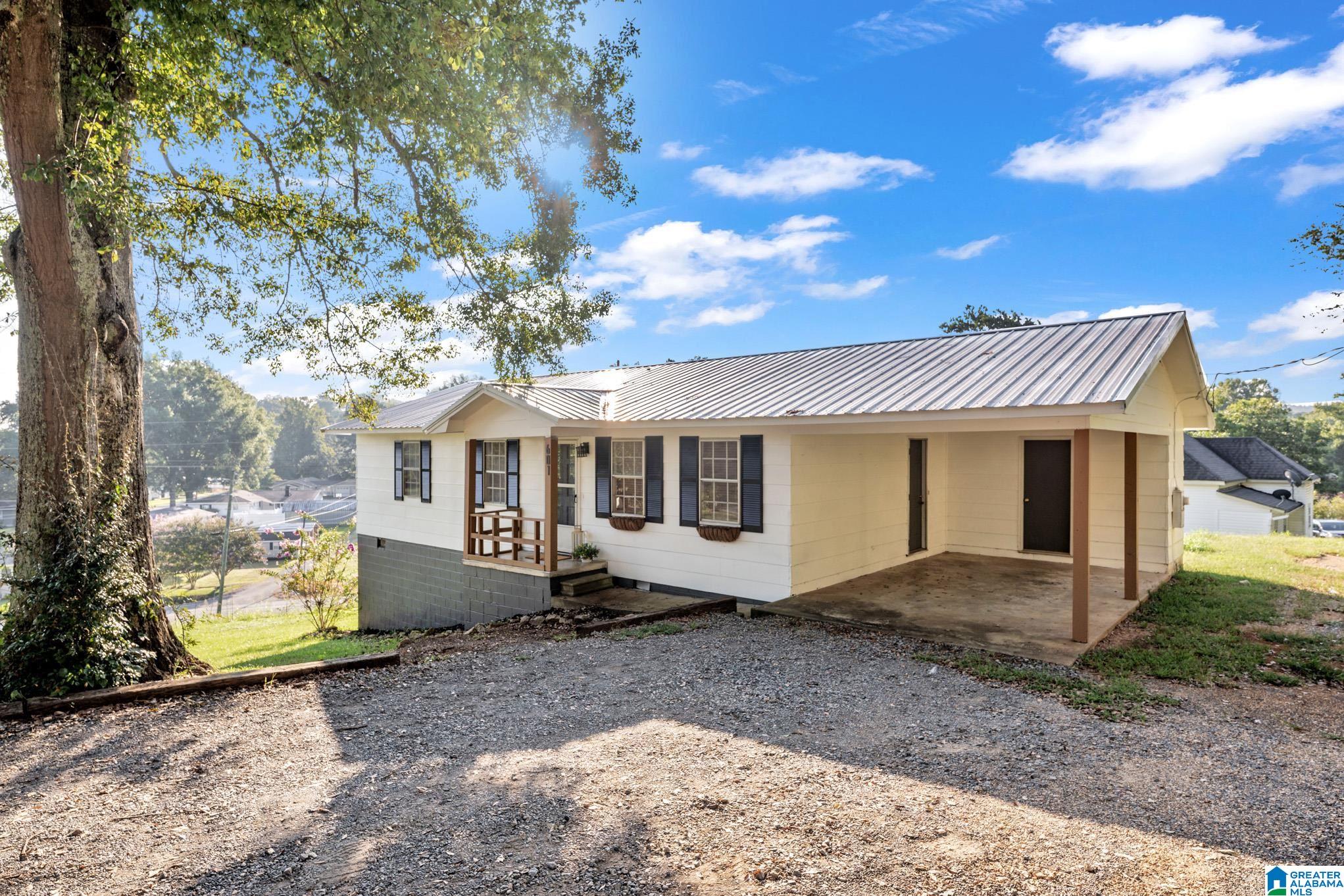 Photo 3 of Single family home for sale at 601 Self Ct, Oneonta, AL 35121 | MLS# 21464092 | Listing updated on 2026-09-07