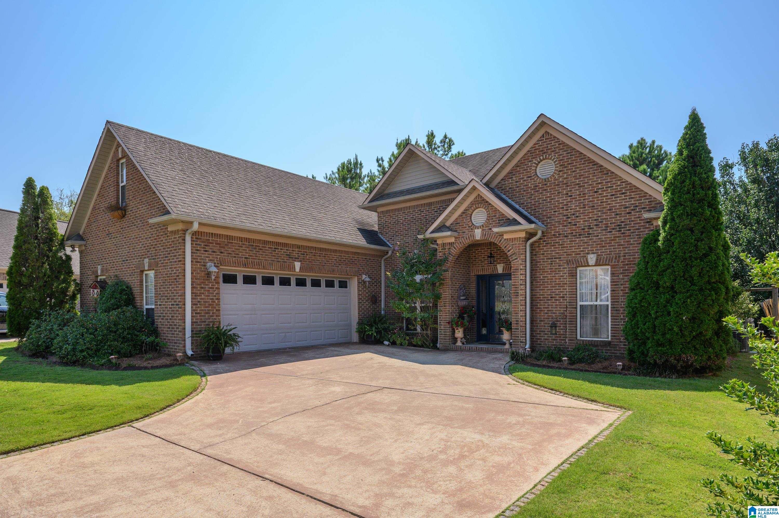 Photo 1 of Single family home for sale at 160 Oak Leaf Ct, Pell City, AL 35125 | MLS# 21464094 | Listing updated on 2026-09-05