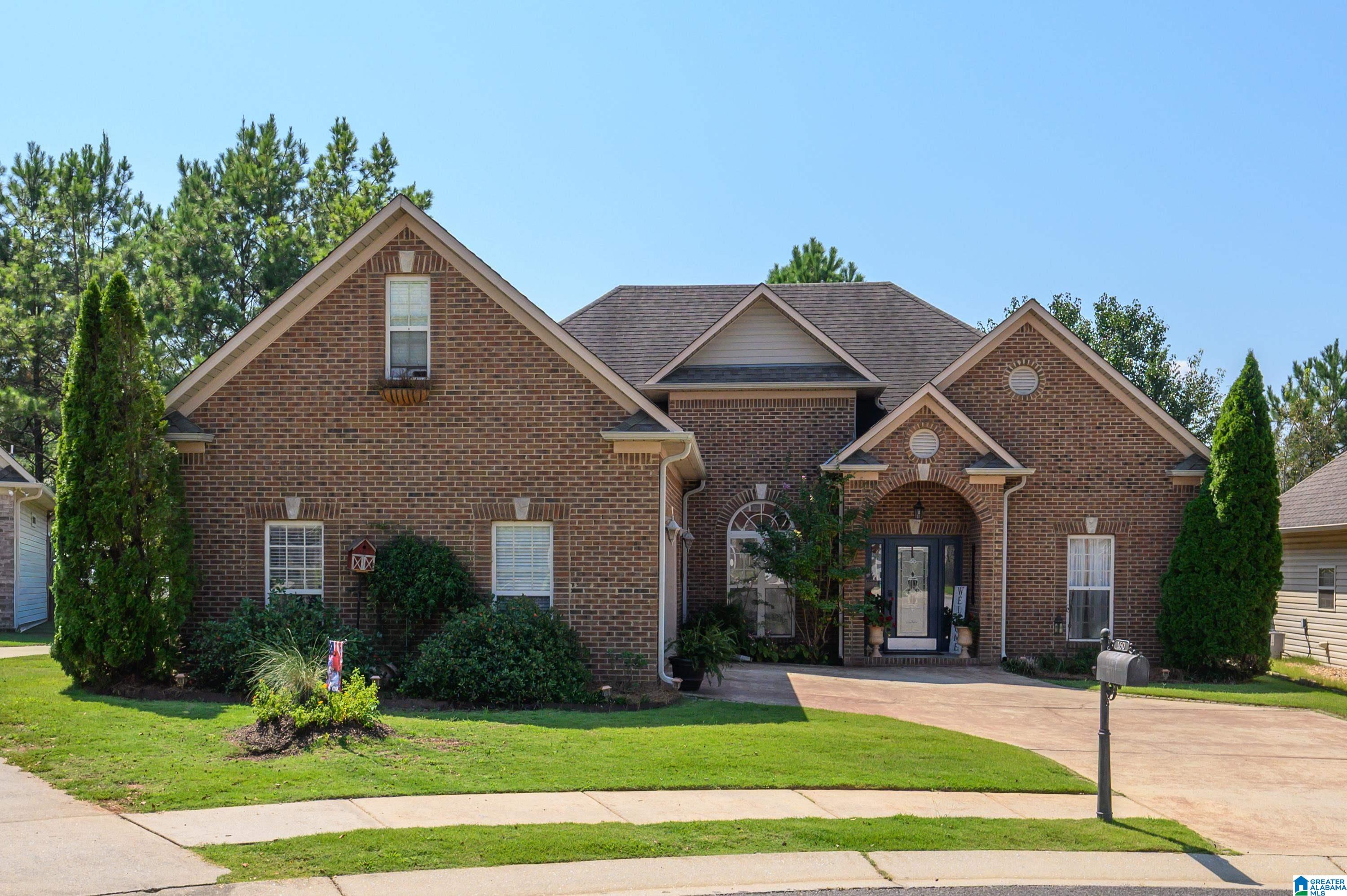 Photo 2 of Single family home for sale at 160 Oak Leaf Ct, Pell City, AL 35125 | MLS# 21464094 | Listing updated on 2026-09-05