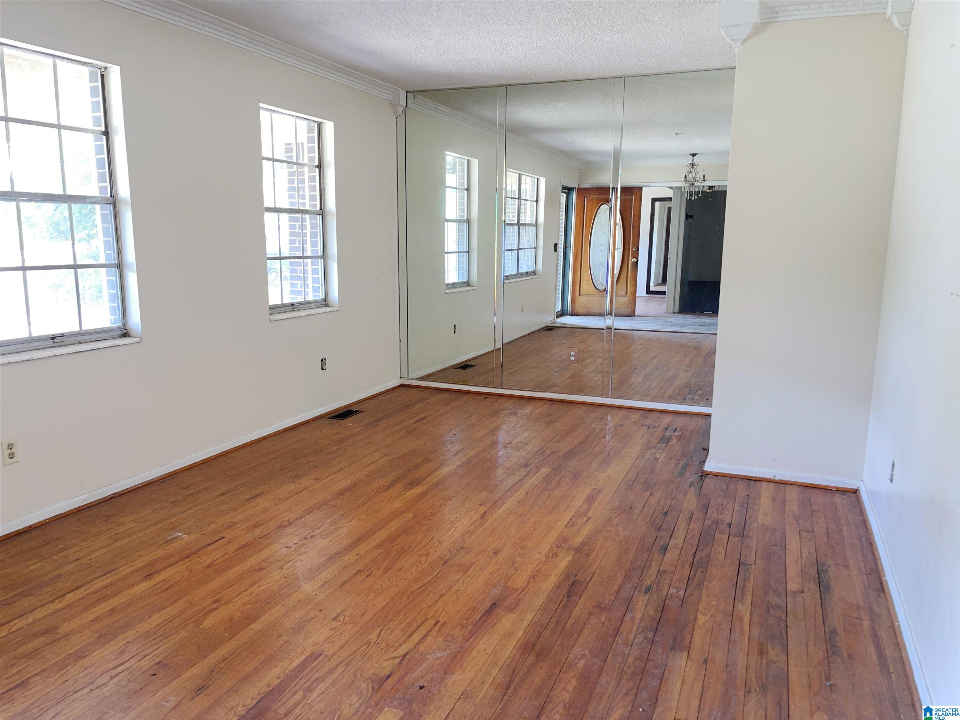 Photo 2 of Single family home for sale at 1005 Barclay Dr, Bessemer, AL 35022 | MLS# 21464095 | Listing updated on 2026-09-05